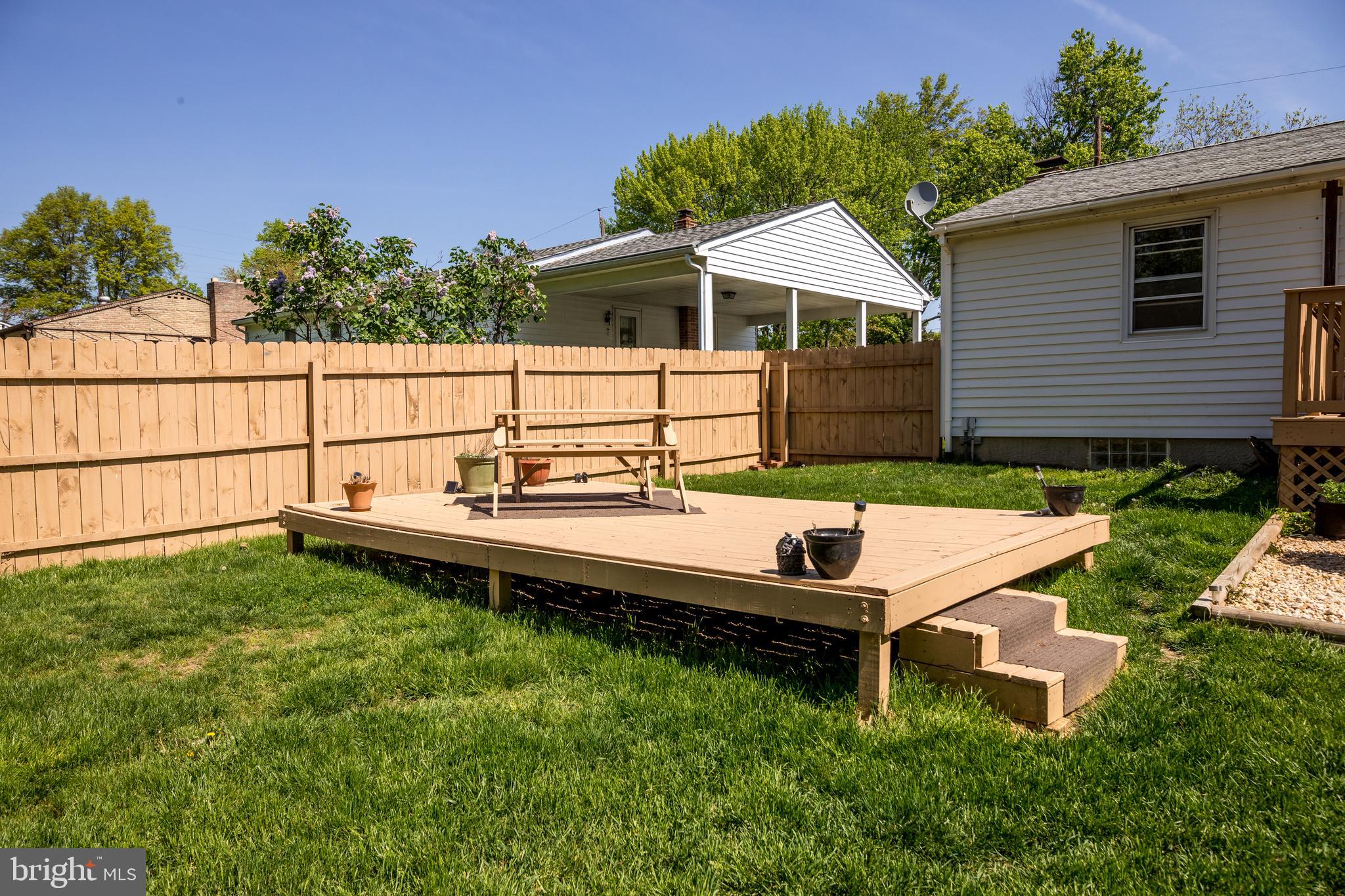 LEWIS MANOR - Residential