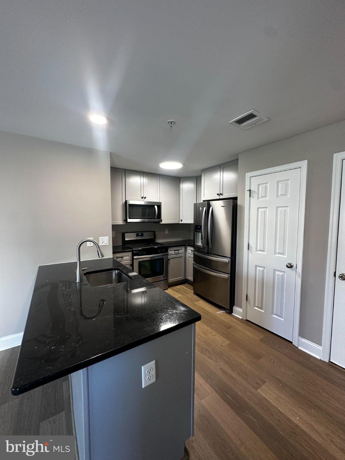 3053 DAVENPORT WAY 97 L