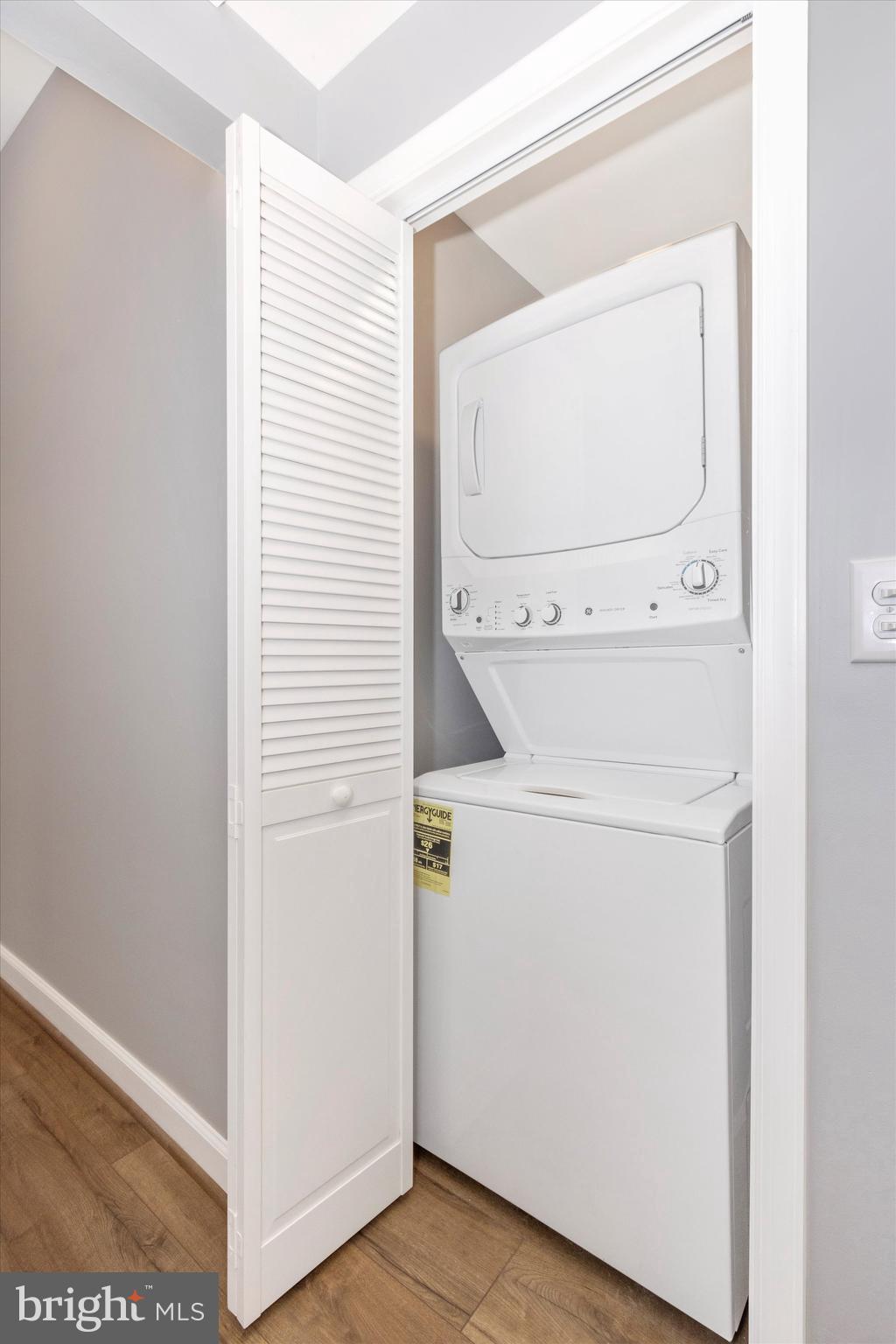 OAKCREST HOMES - Residential