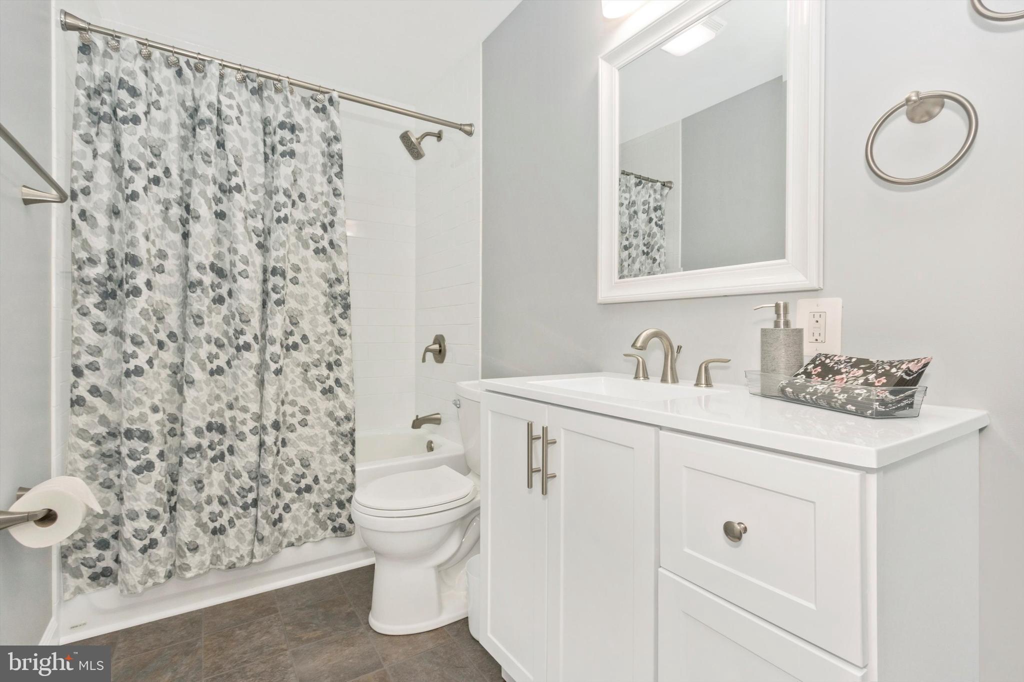 OAKCREST HOMES - Residential