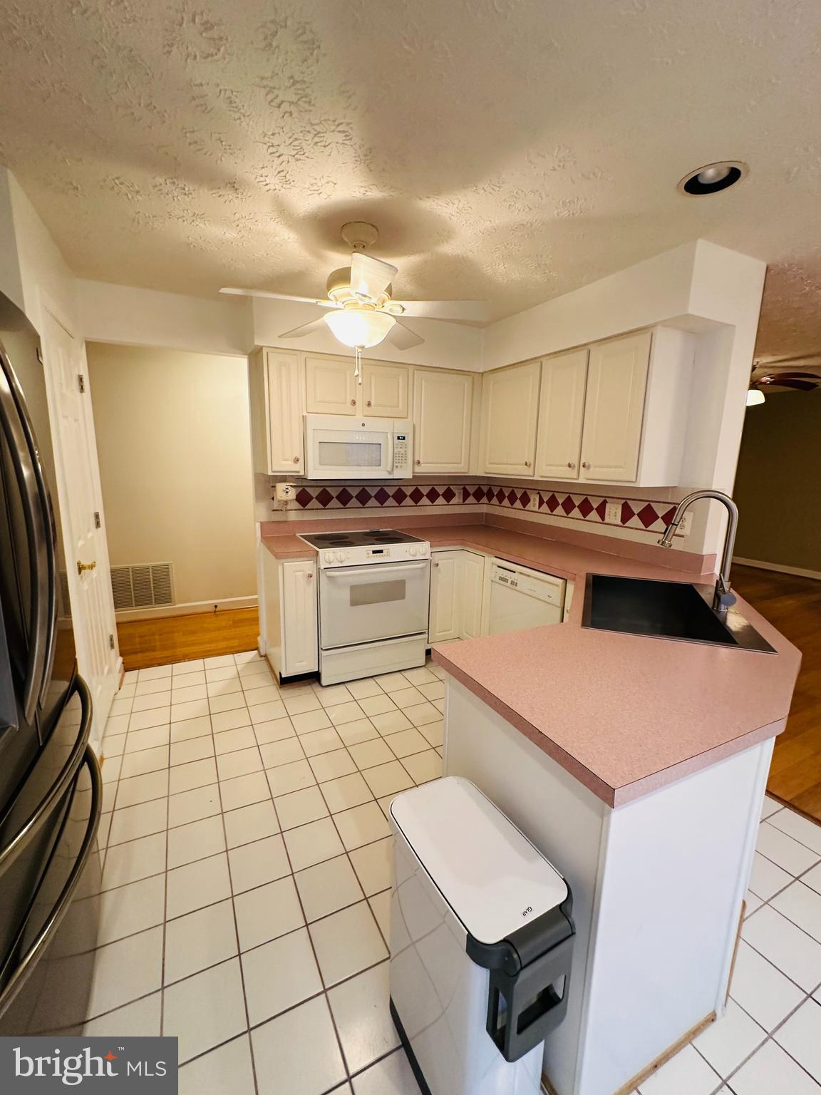 SPRING RIDGE - Residential Lease