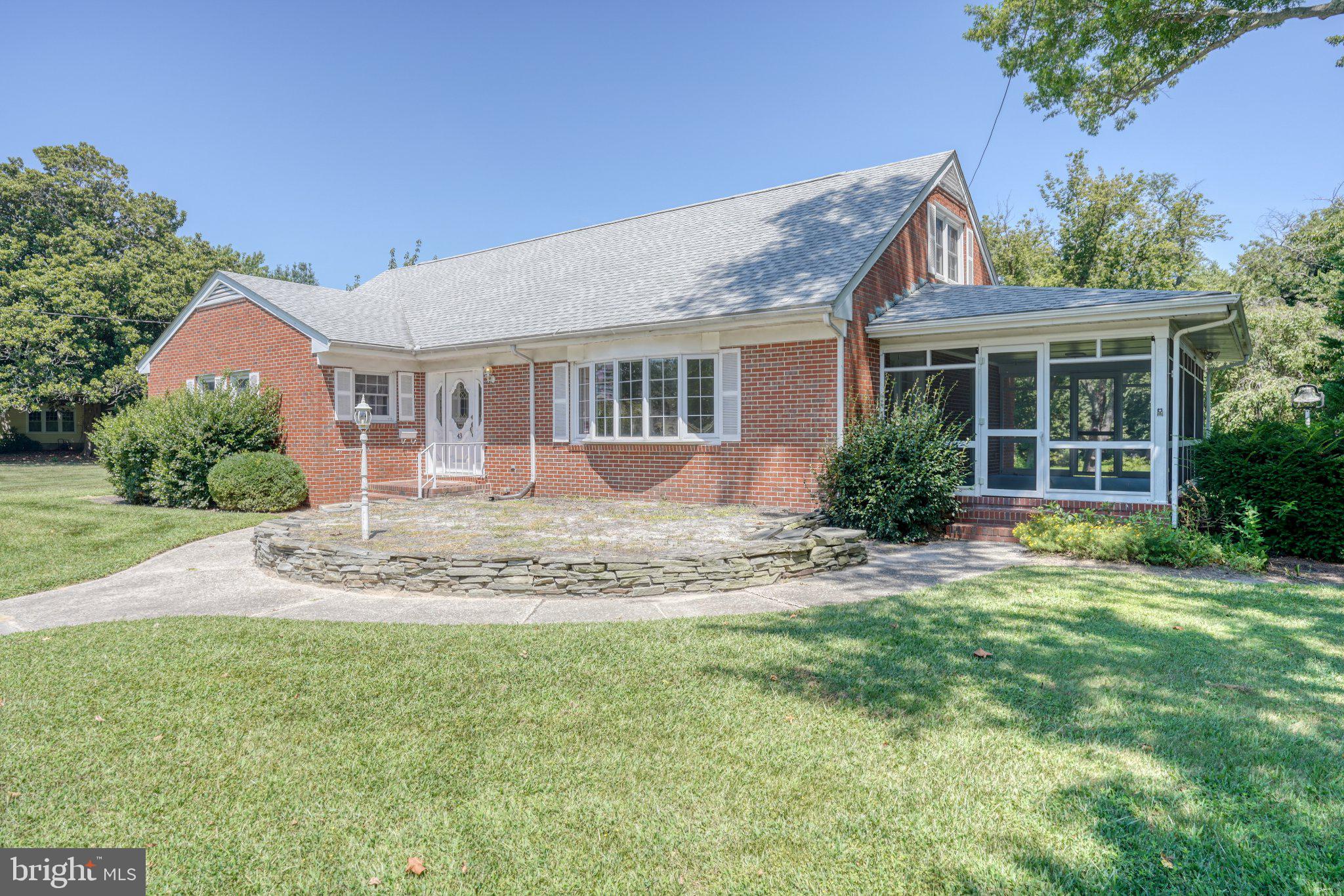 43 DEVRIES CIRCLE