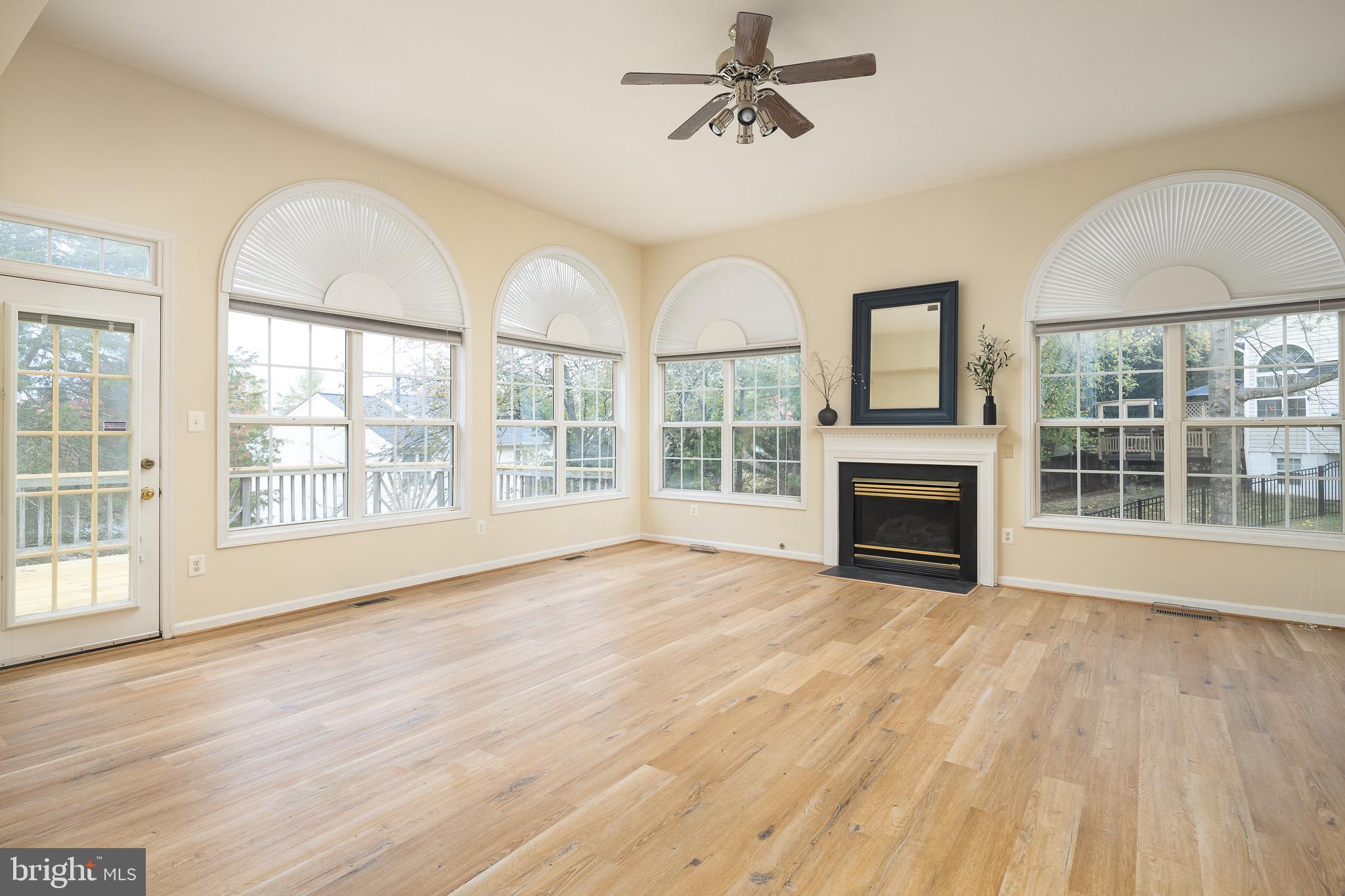 LAURIANNE WOODS - Residential