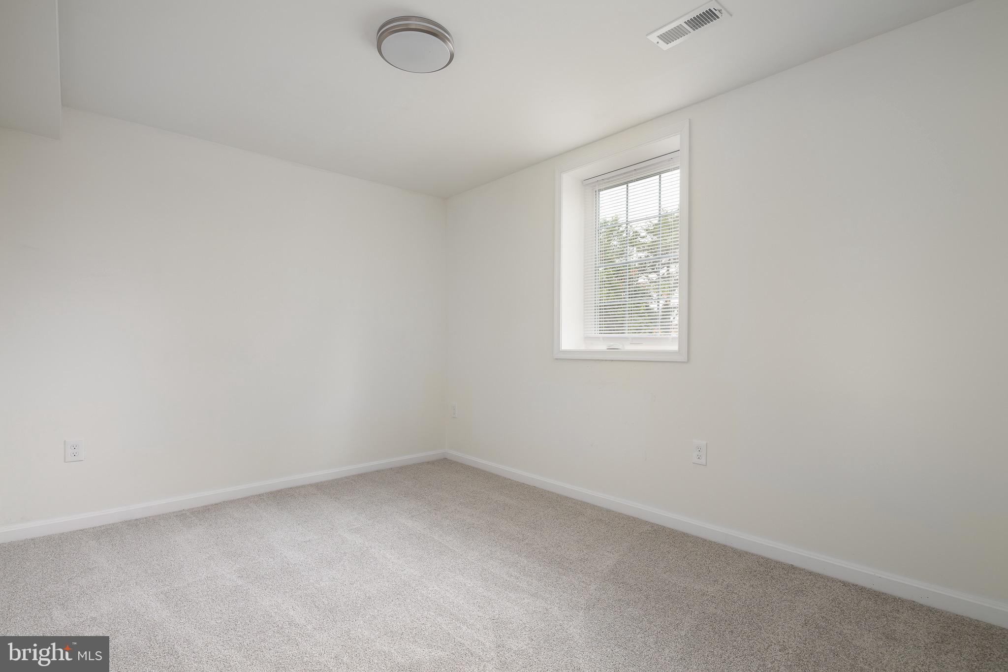 LAURIANNE WOODS - Residential