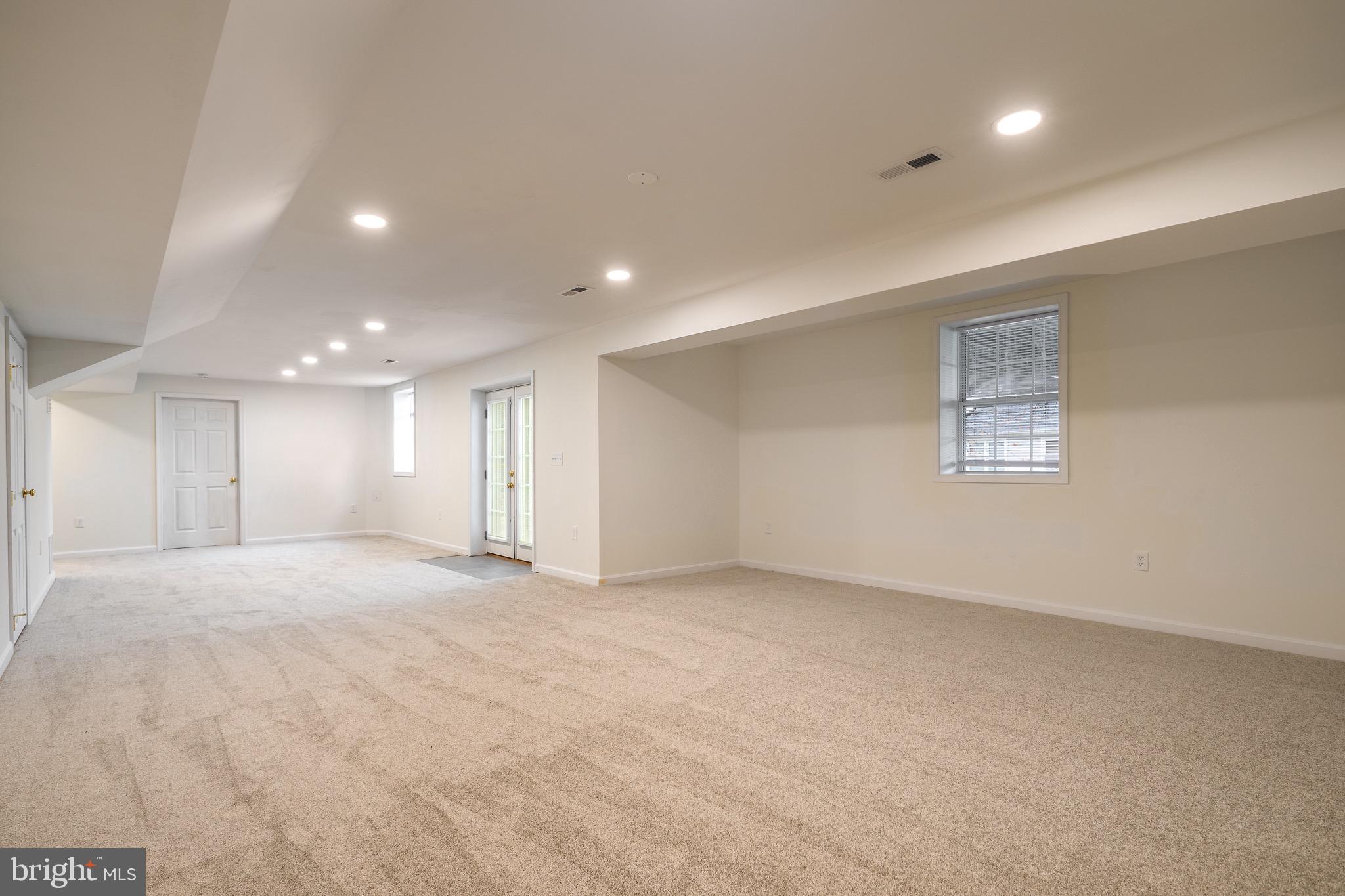 LAURIANNE WOODS - Residential