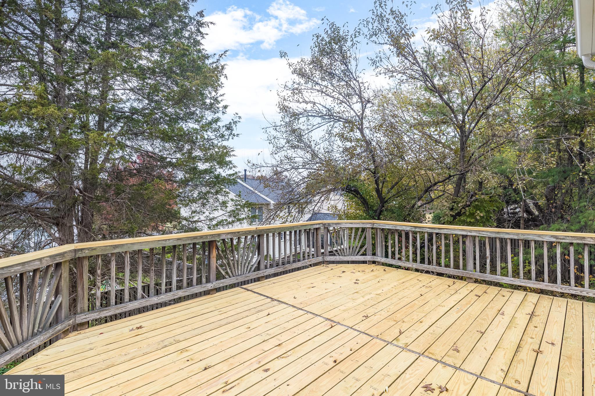 LAURIANNE WOODS - Residential