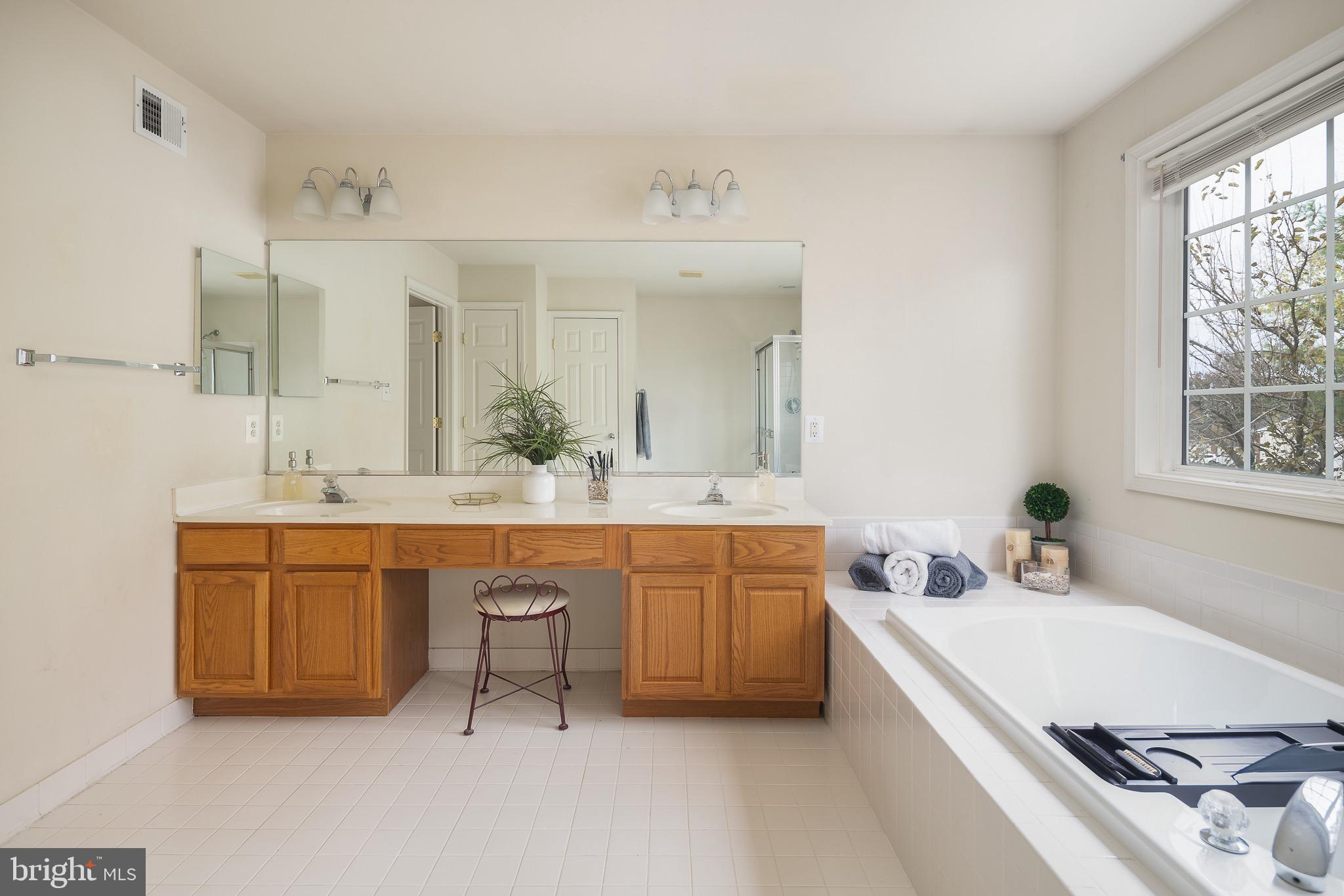 LAURIANNE WOODS - Residential