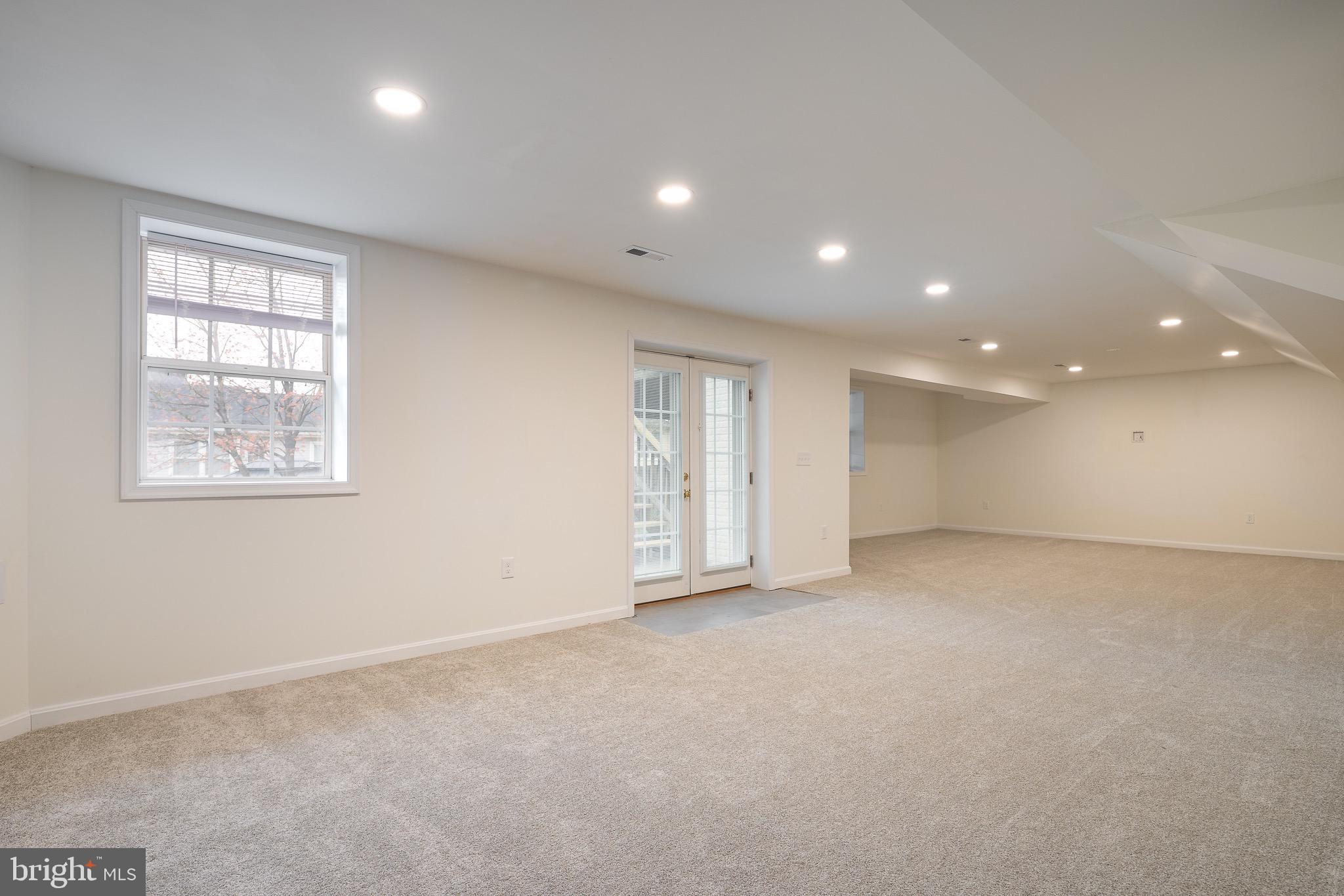 LAURIANNE WOODS - Residential