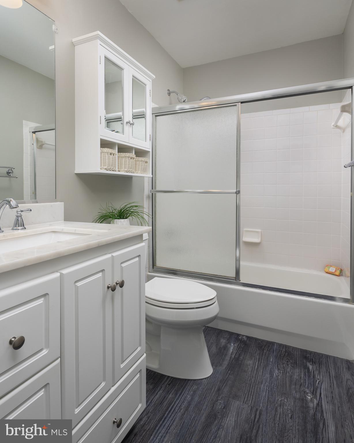 LAURIANNE WOODS - Residential