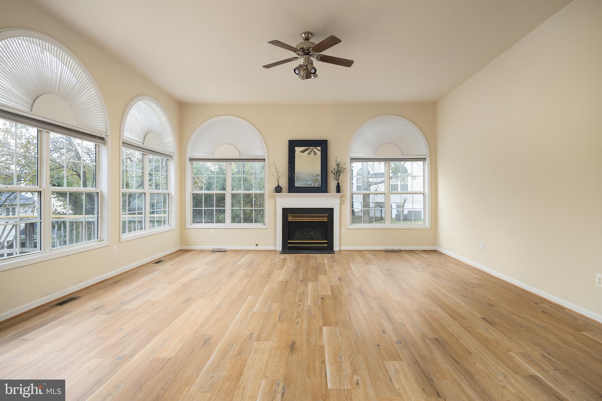 LAURIANNE WOODS - Residential