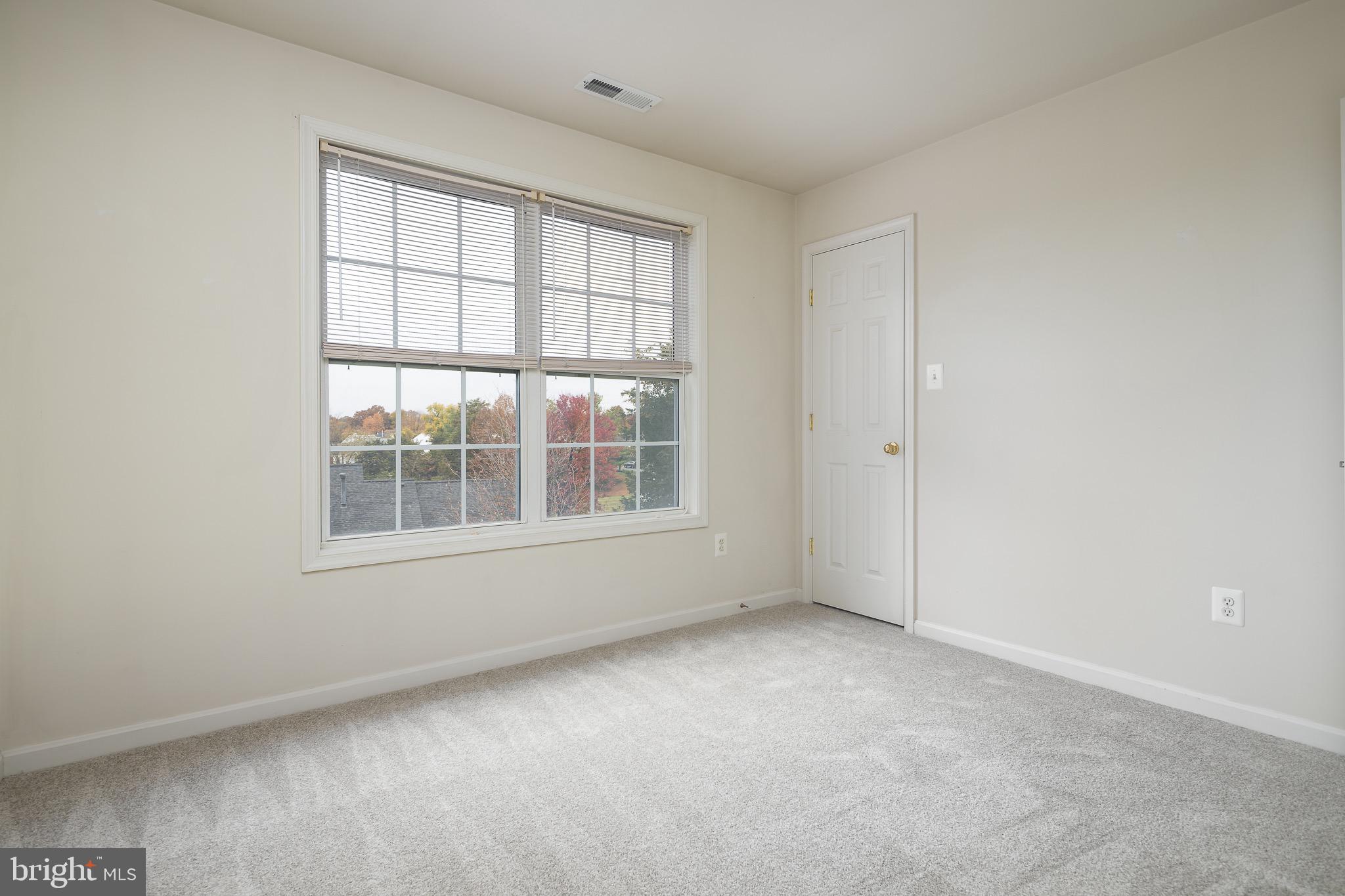 LAURIANNE WOODS - Residential