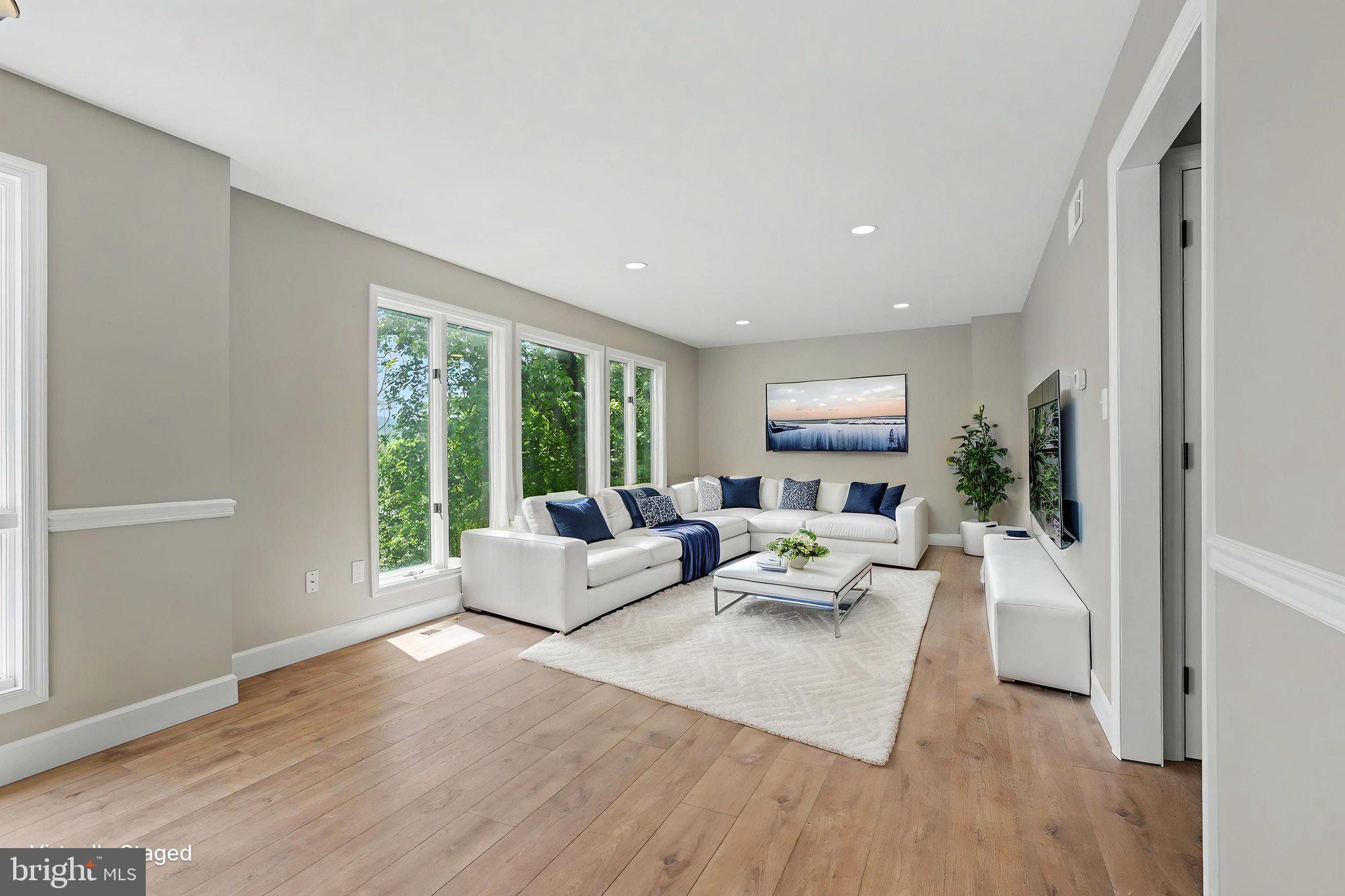 BEACON HILL - Residential