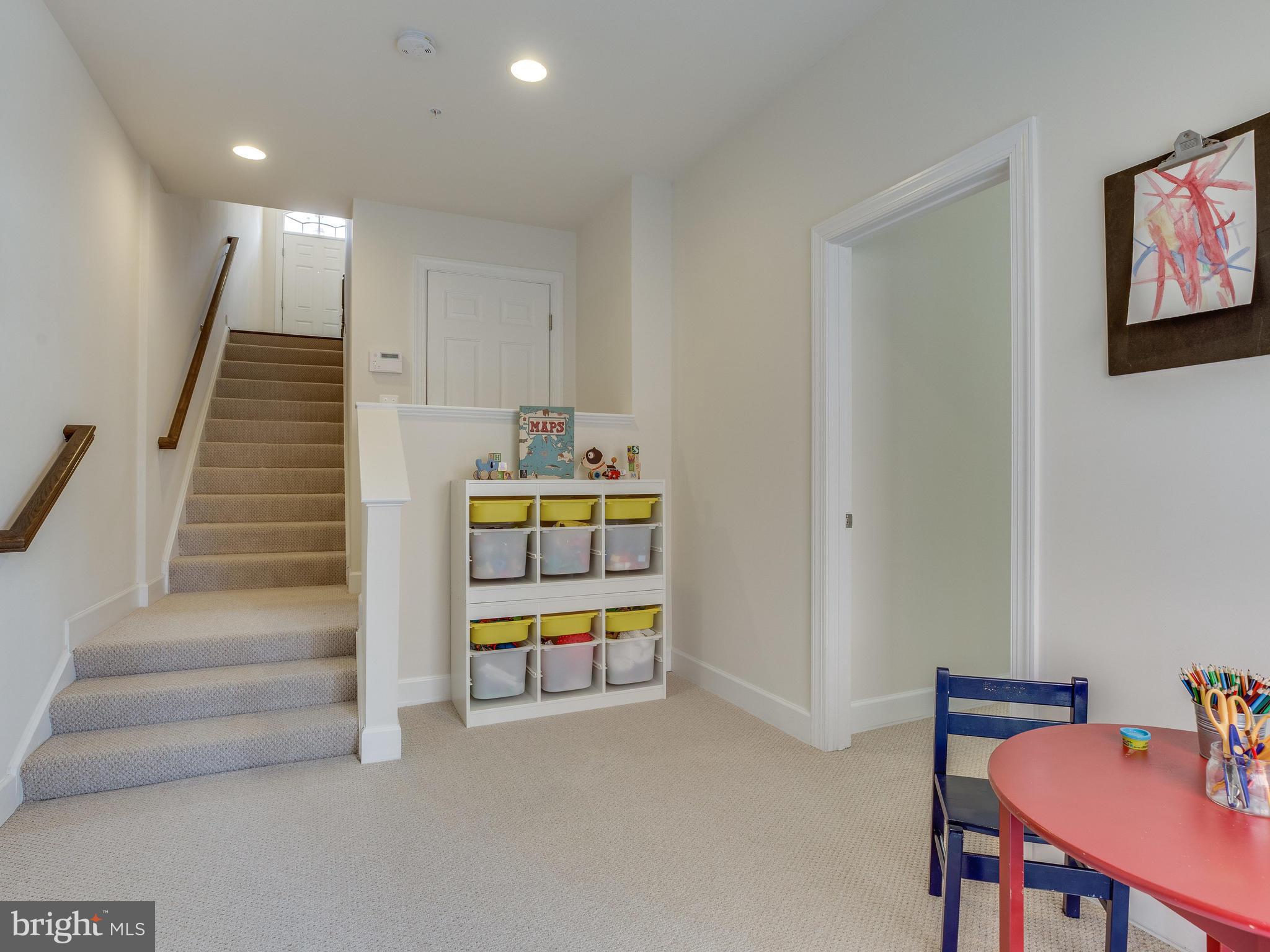 JAGUAR/YORKTOWN - Residential