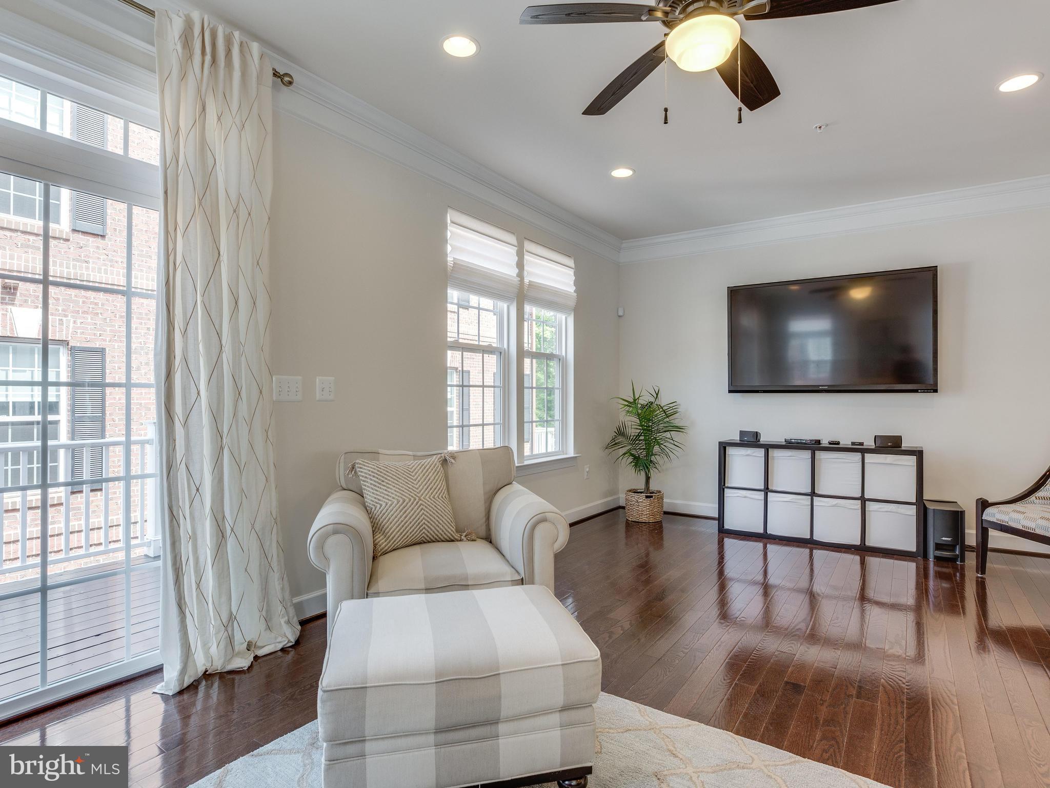 JAGUAR/YORKTOWN - Residential