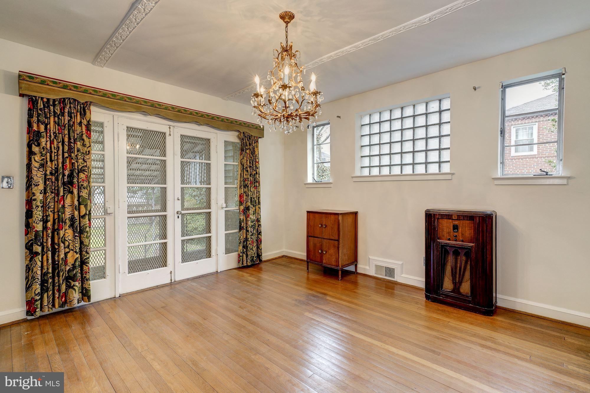 CHEVY CHASE - Residential