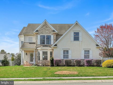 Photo of 316 BLOOMFIELD DR, LITITZ, PA 17543 (MLS # PALA2032952)