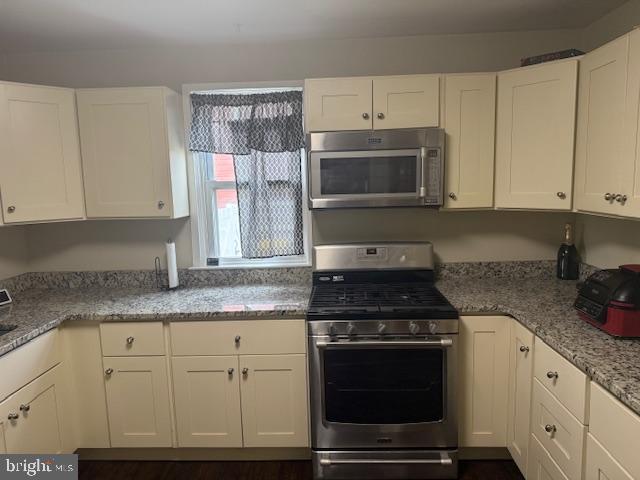 HILLCREST - Residential