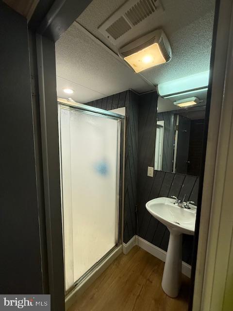 HILLCREST - Residential