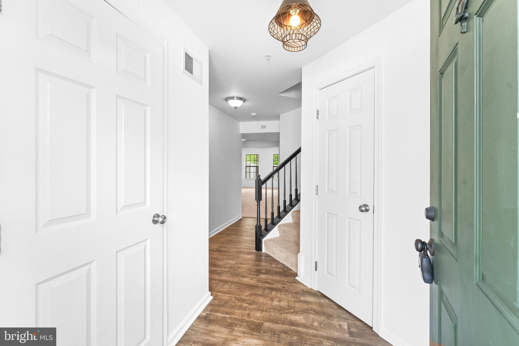 7258 MOCKINGBIRD CIRCLE