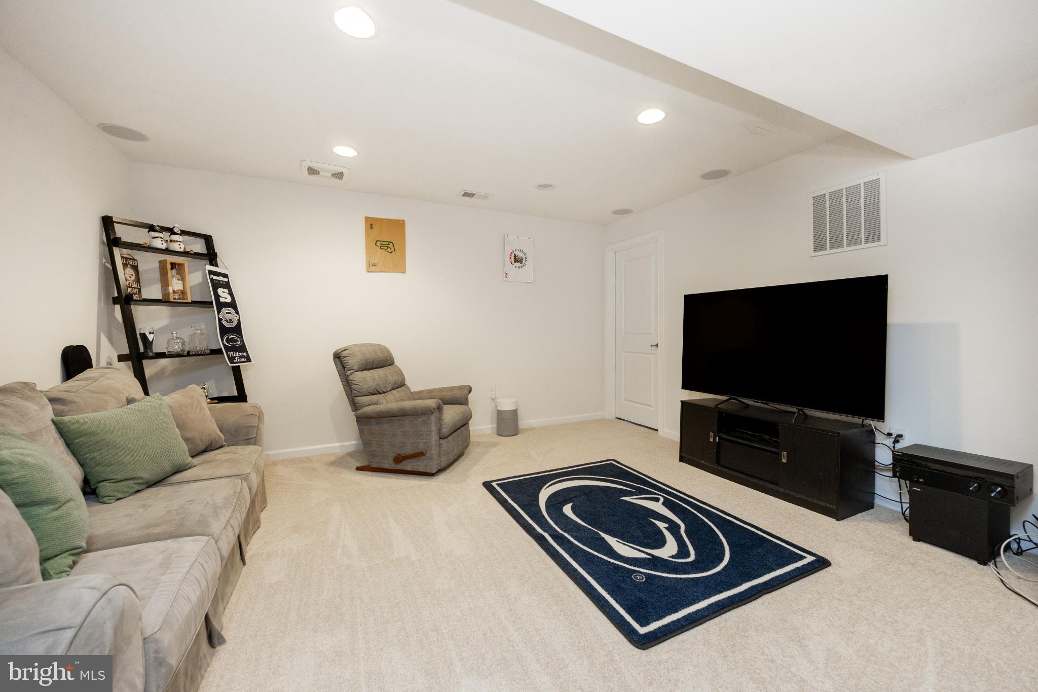 OAKCREST - Residential