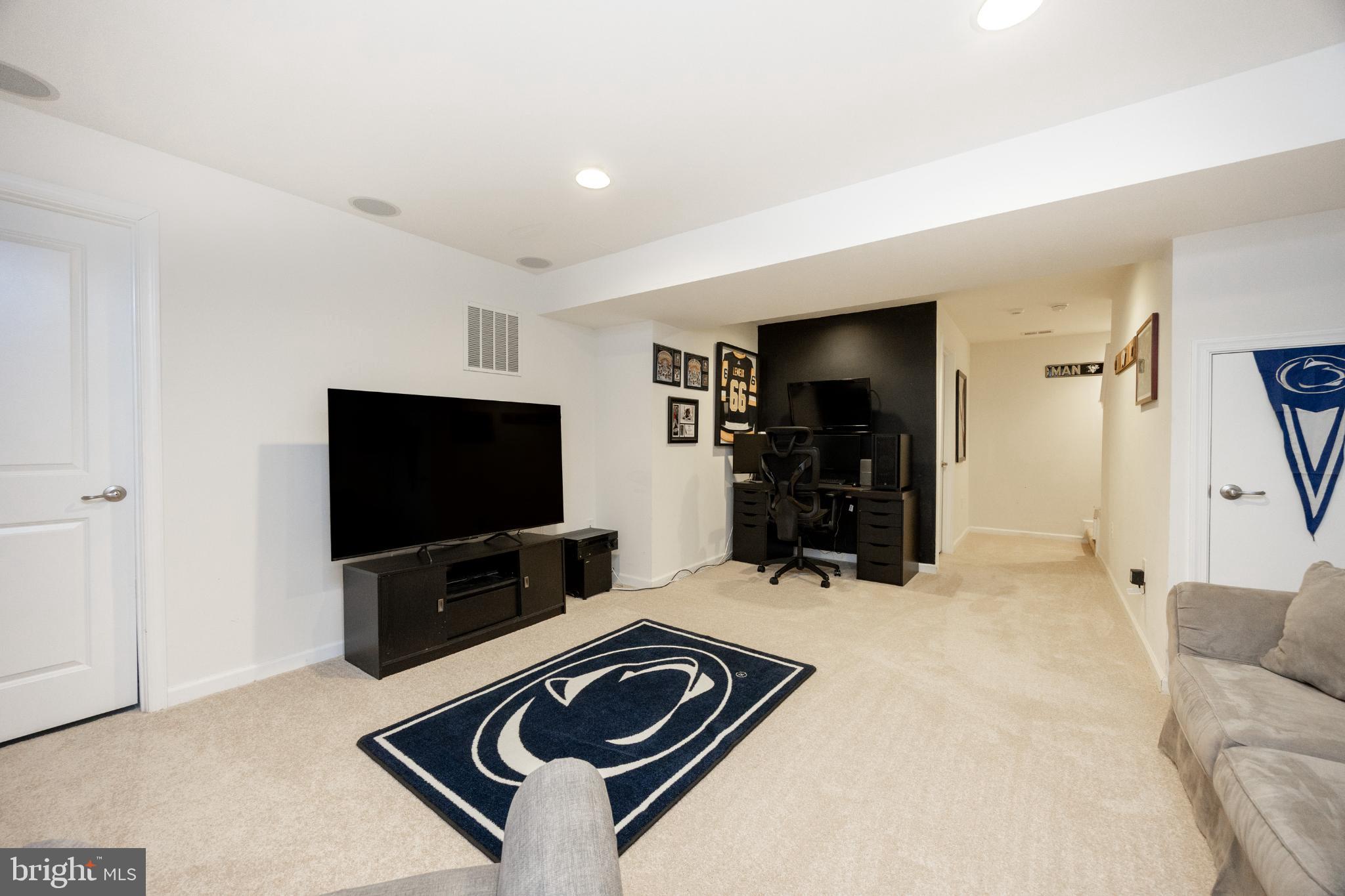 OAKCREST - Residential