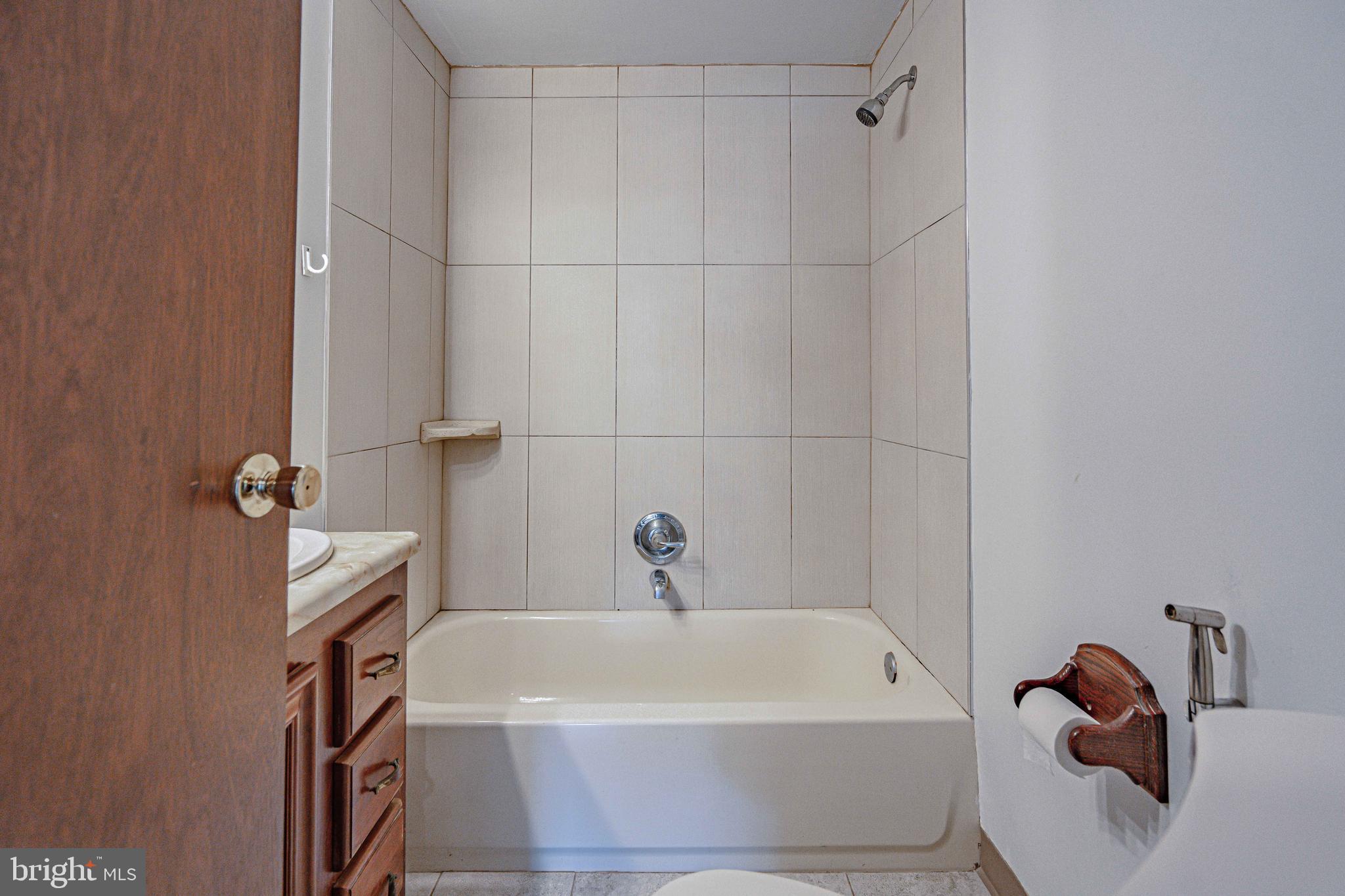 NEWBRIDGE PARK - Residential