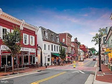 WHITE OAKS FARM - Residential Lease