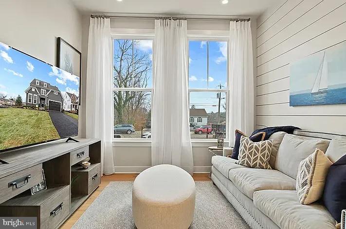 WHITE OAKS FARM - Residential Lease