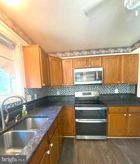 STONE RIVER - Residential