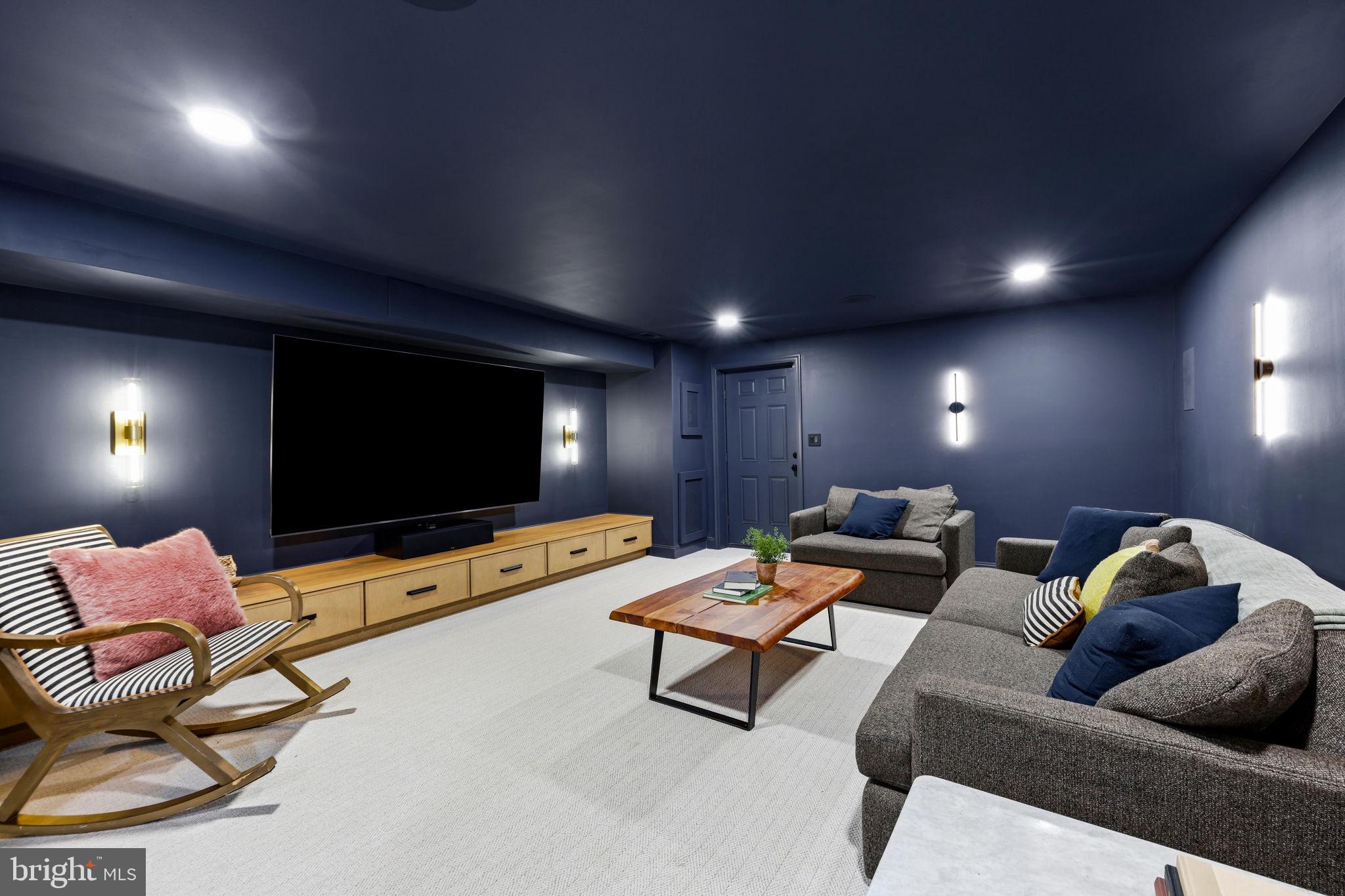 VILLAGE OF RIVER HILL - Residential