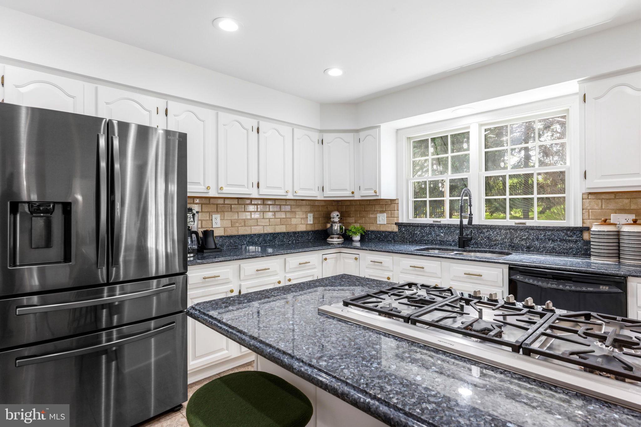 VILLAGE OF RIVER HILL - Residential