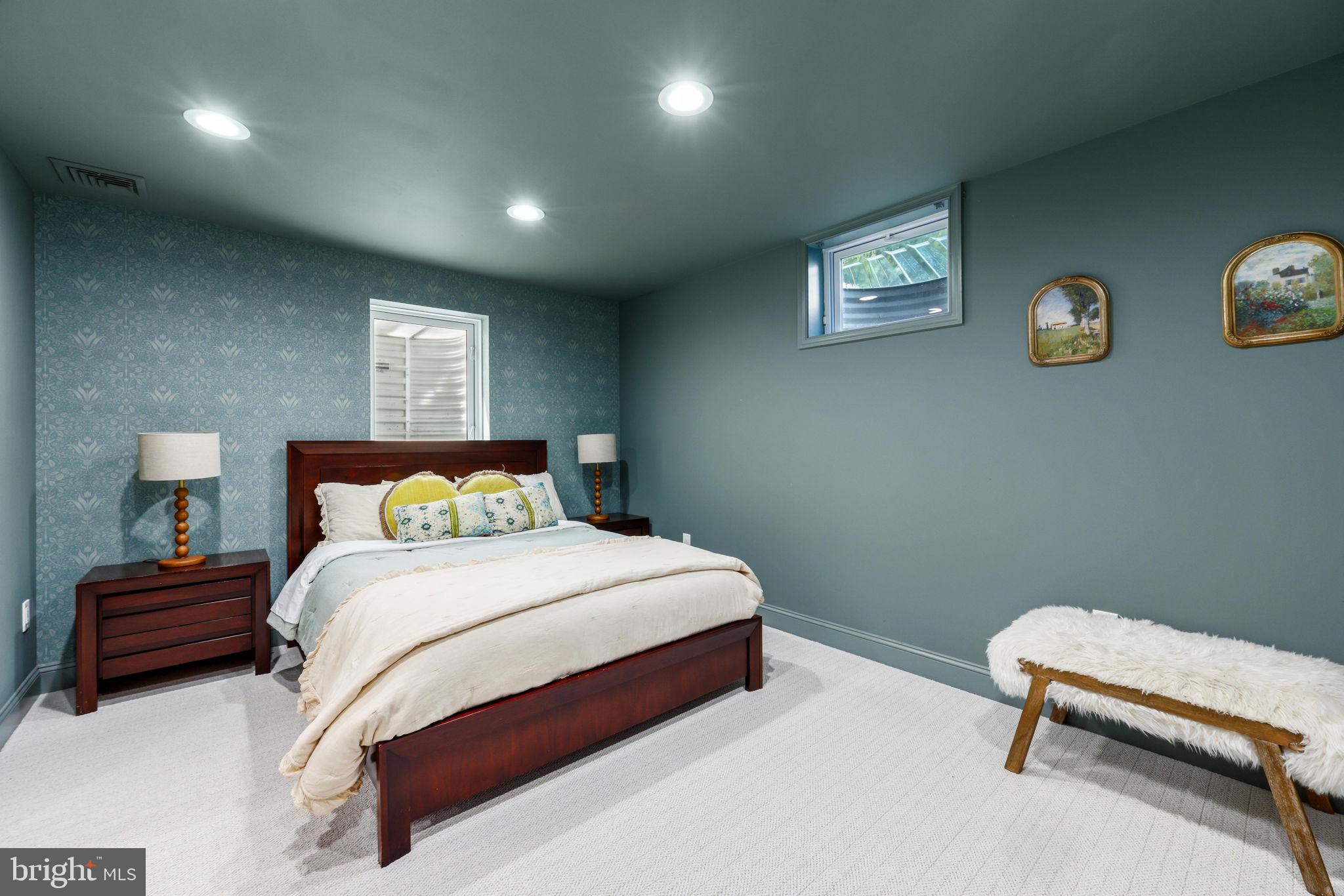 VILLAGE OF RIVER HILL - Residential