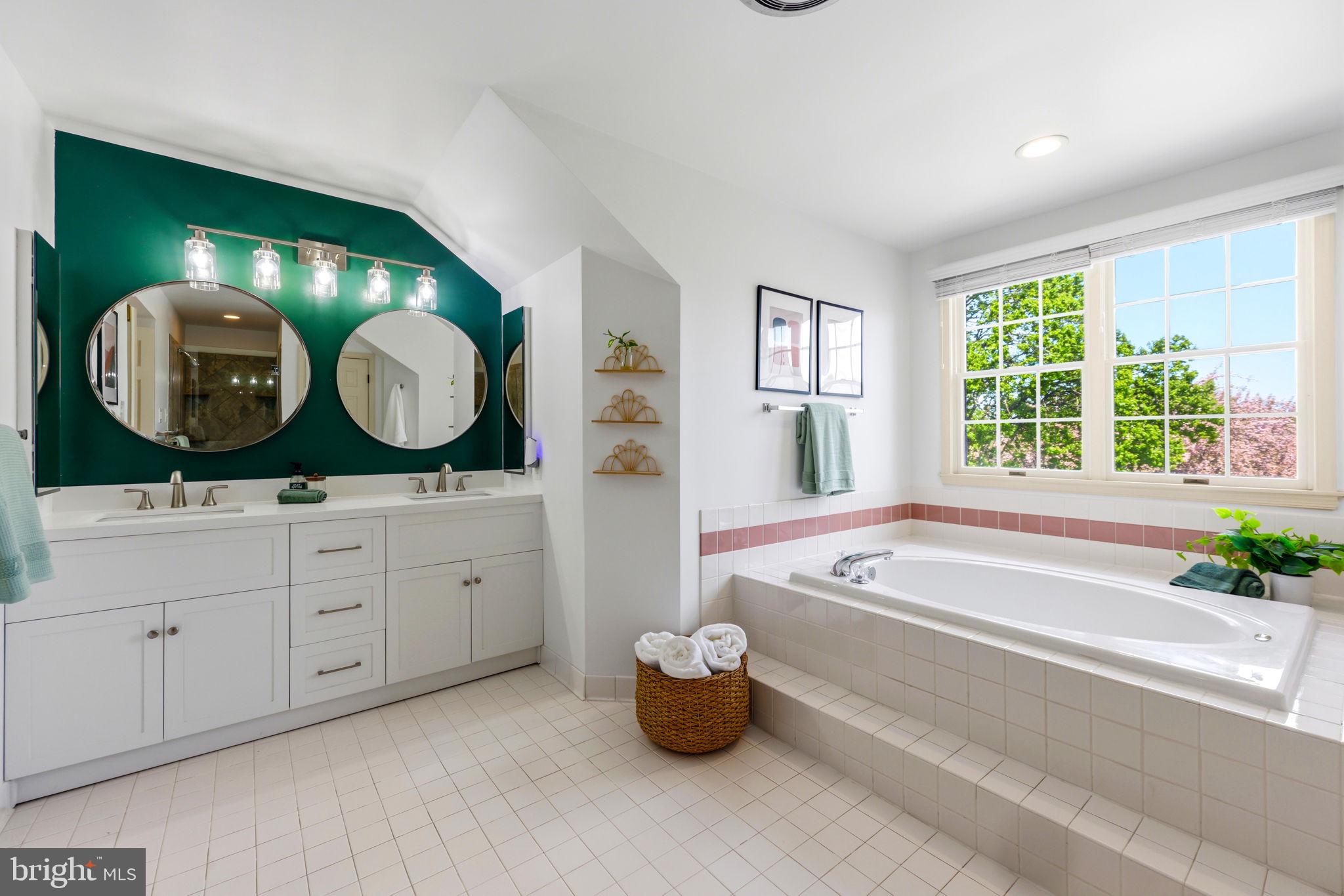 VILLAGE OF RIVER HILL - Residential