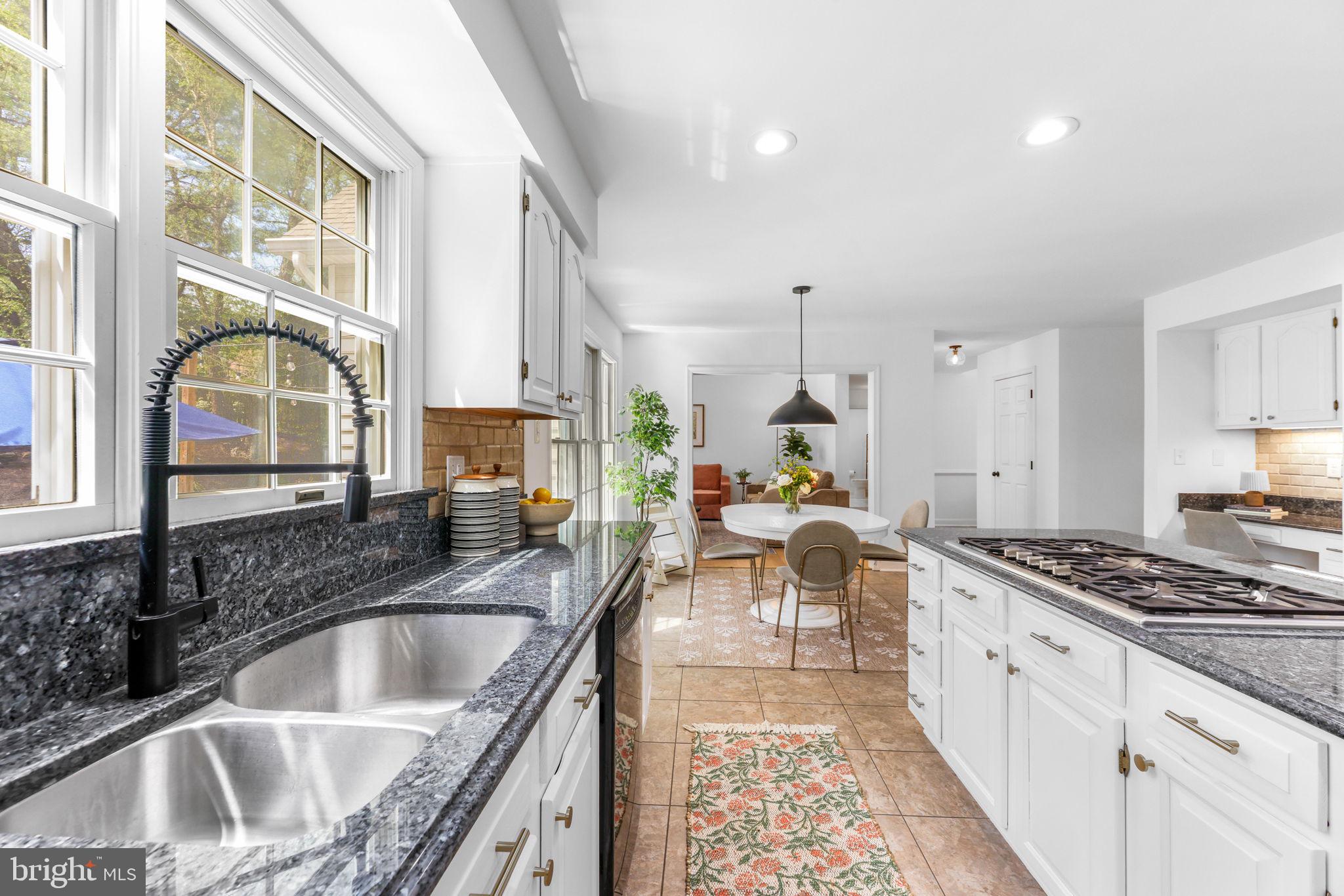 VILLAGE OF RIVER HILL - Residential