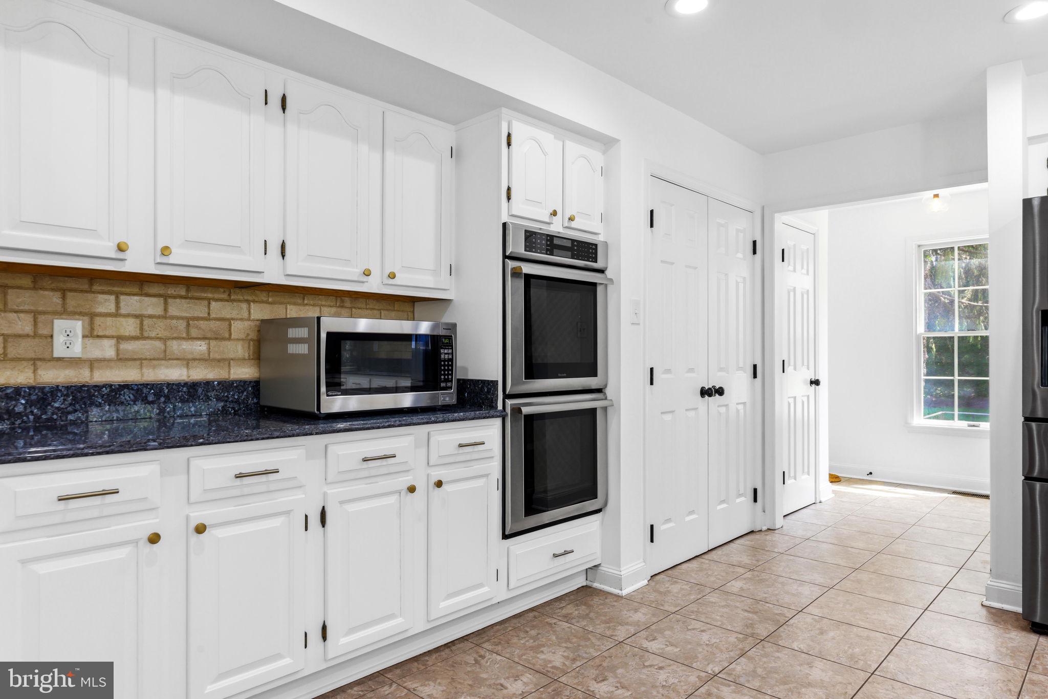 VILLAGE OF RIVER HILL - Residential