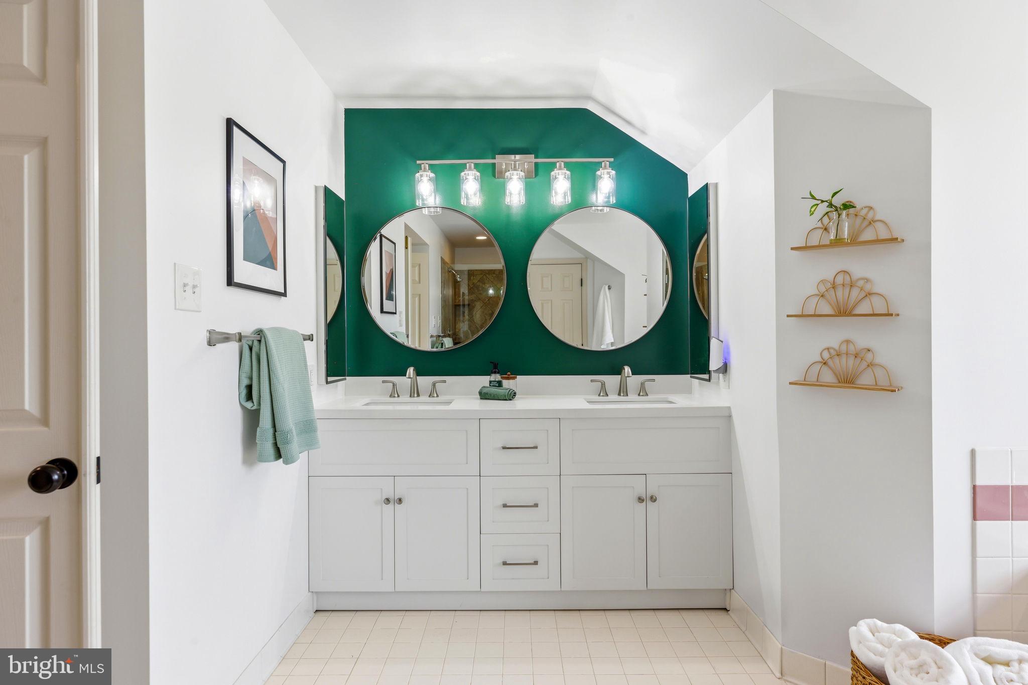 VILLAGE OF RIVER HILL - Residential