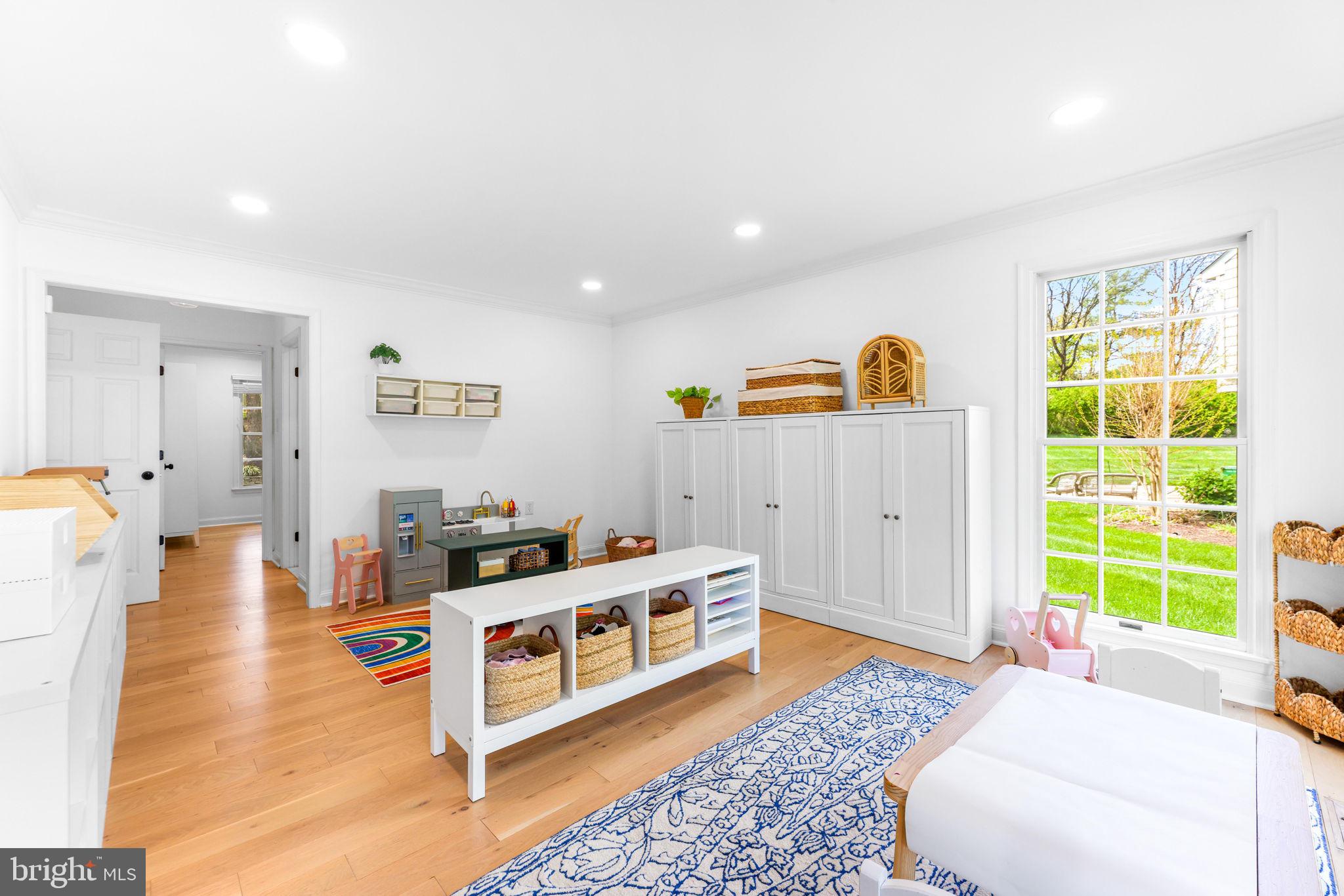 VILLAGE OF RIVER HILL - Residential