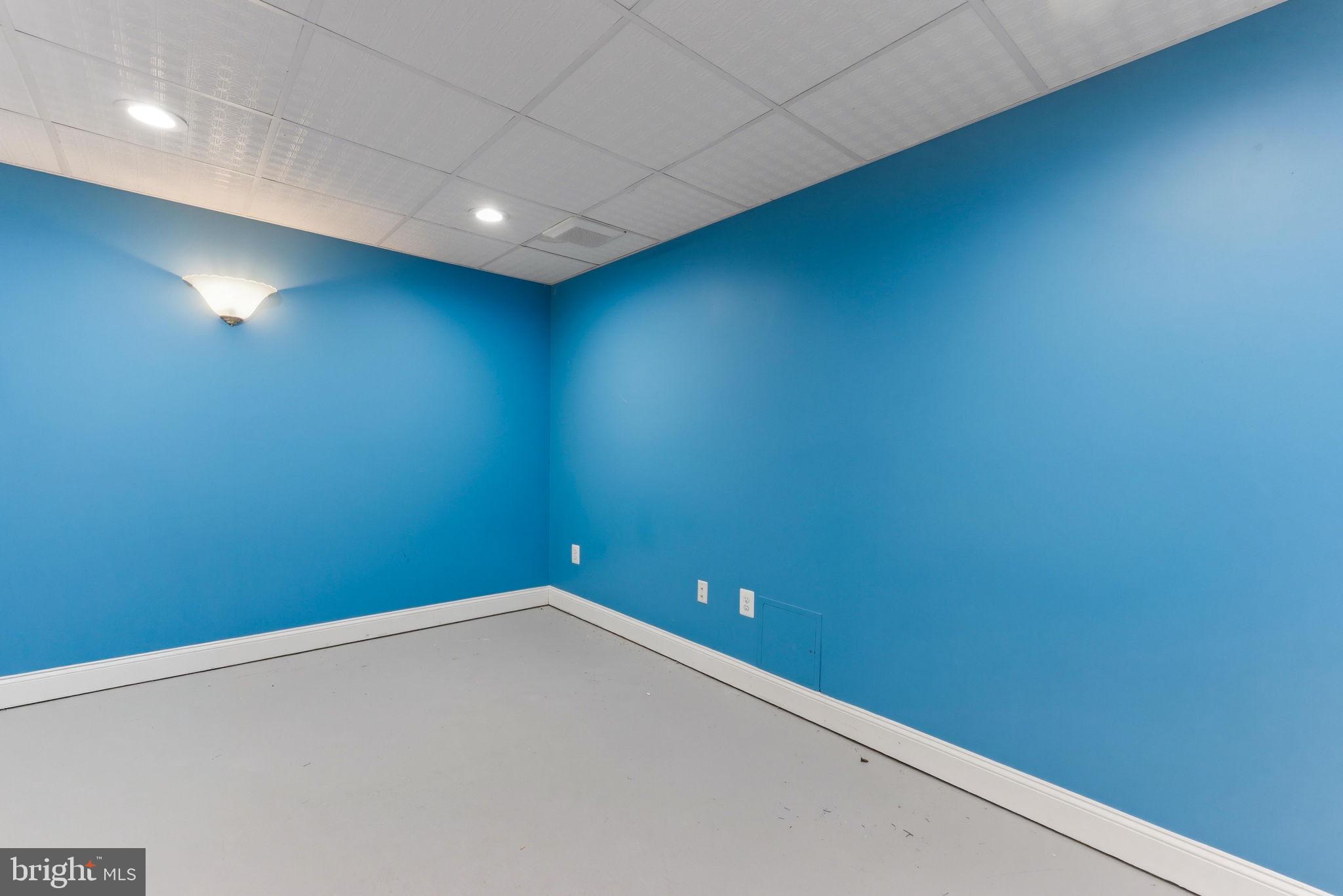 VILLAGE OF RIVER HILL - Residential