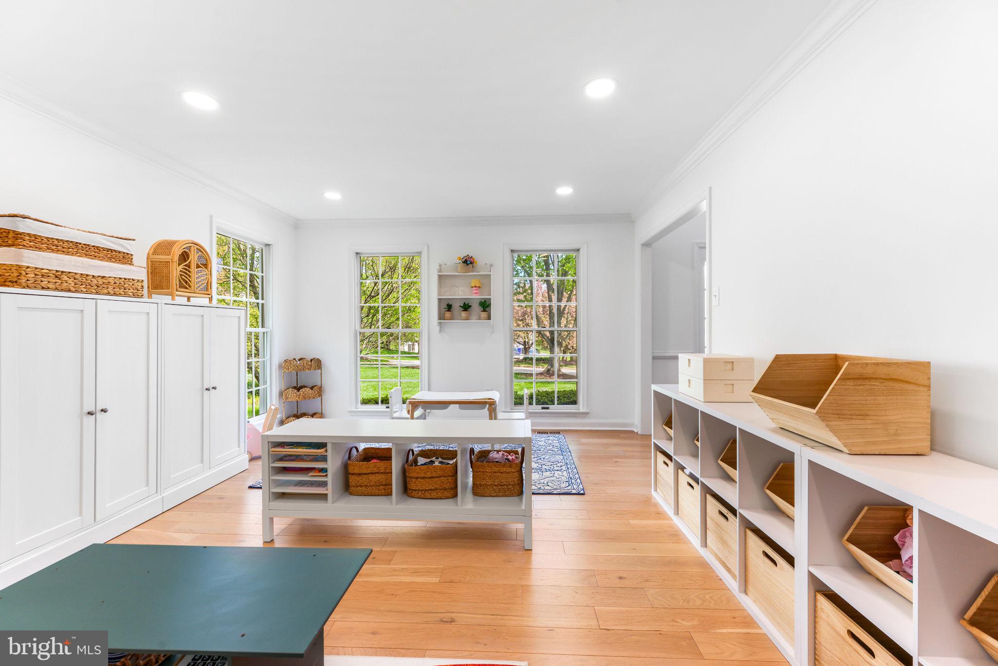 VILLAGE OF RIVER HILL - Residential