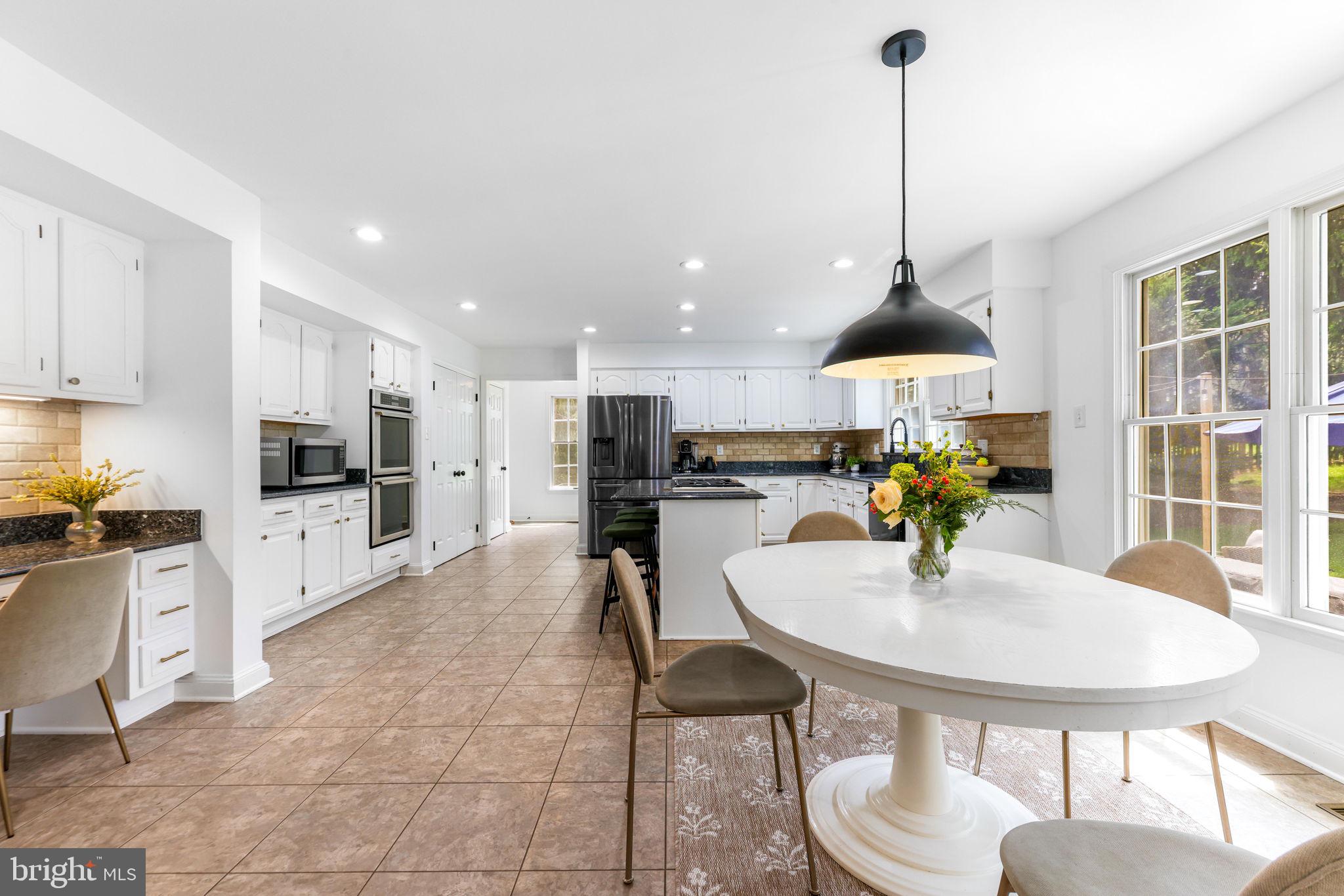 VILLAGE OF RIVER HILL - Residential