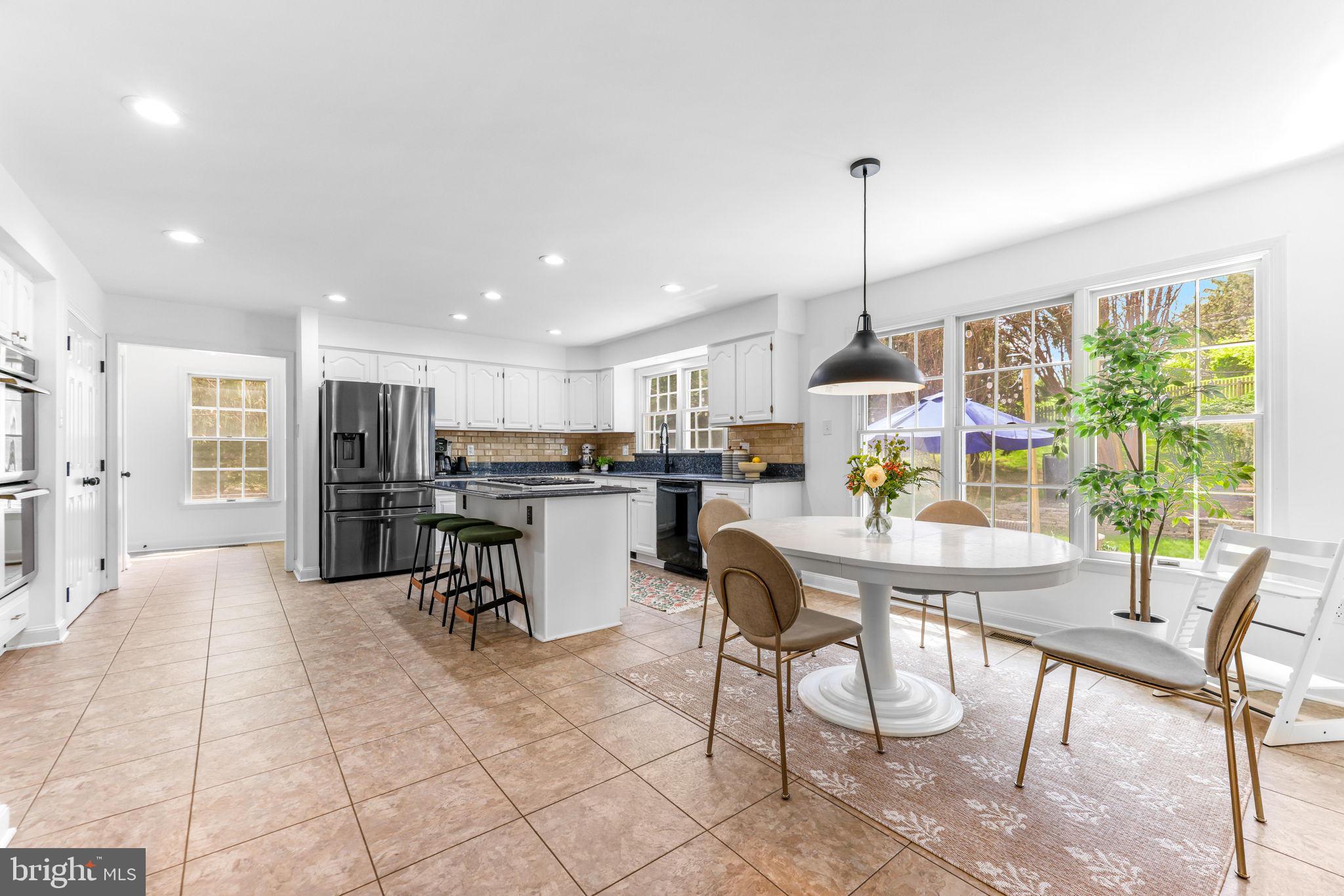 VILLAGE OF RIVER HILL - Residential