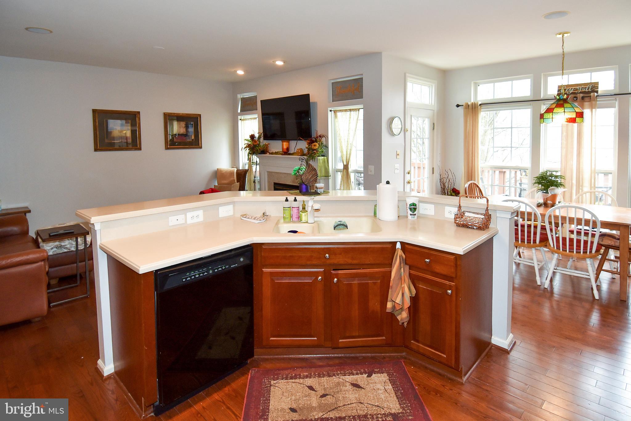 RIVERSIDE STATION - Residential Lease