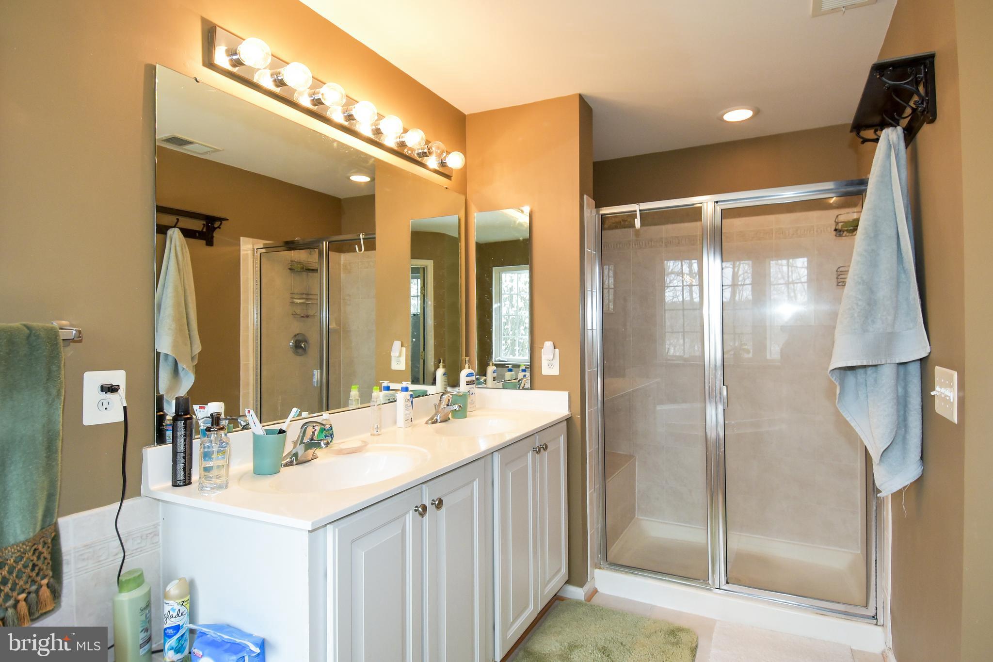 RIVERSIDE STATION - Residential Lease