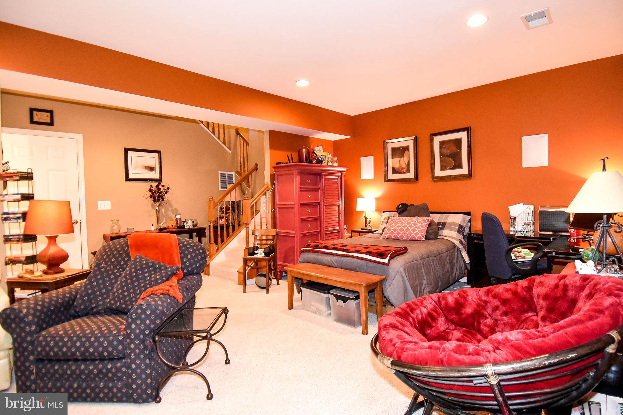 RIVERSIDE STATION - Residential Lease