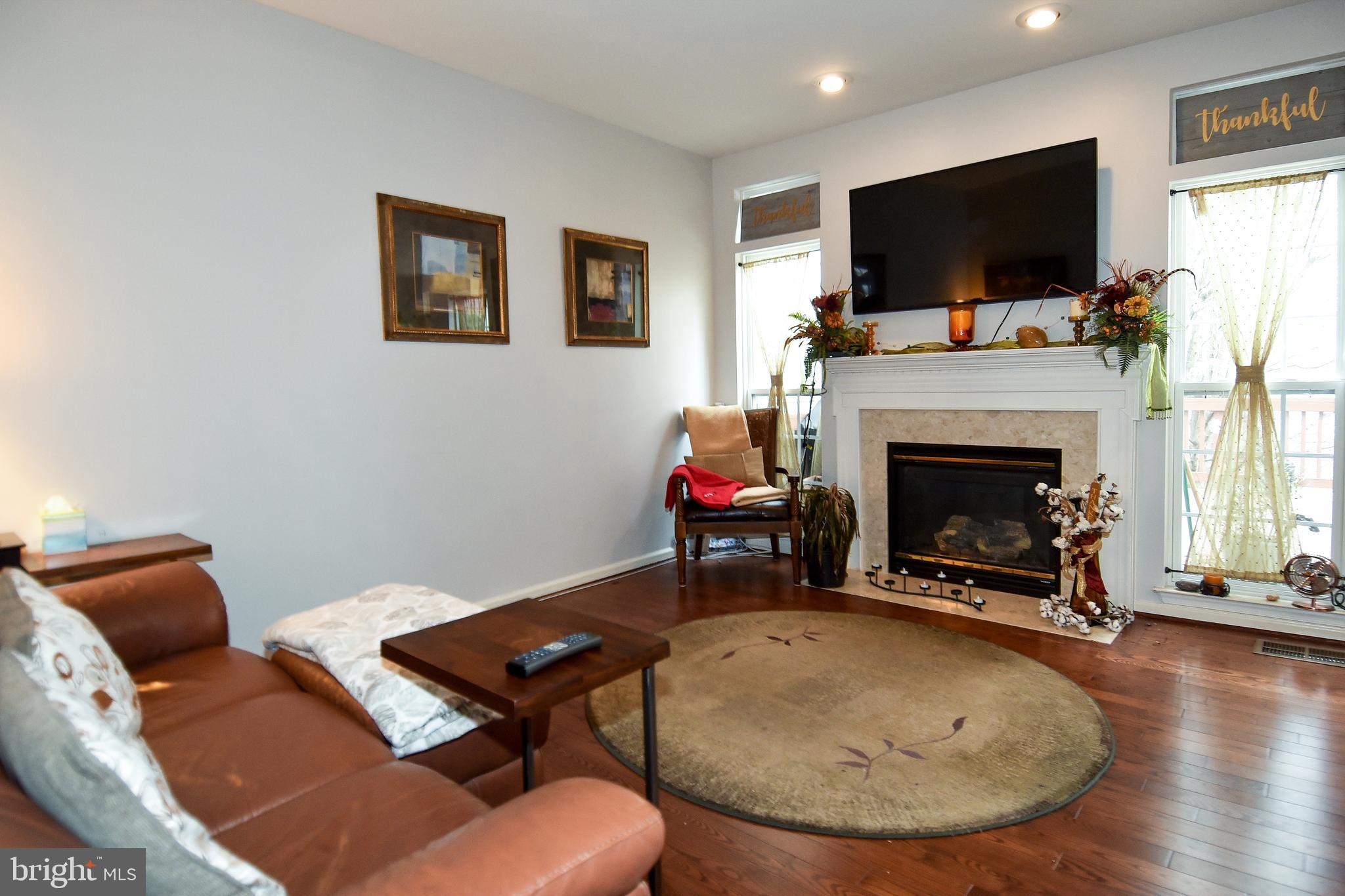 RIVERSIDE STATION - Residential Lease