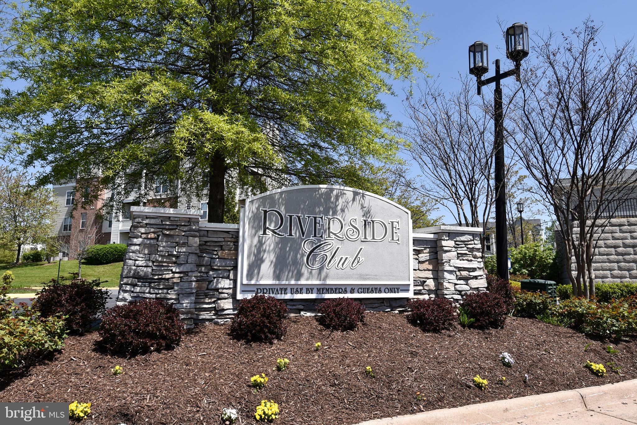 RIVERSIDE STATION - Residential Lease