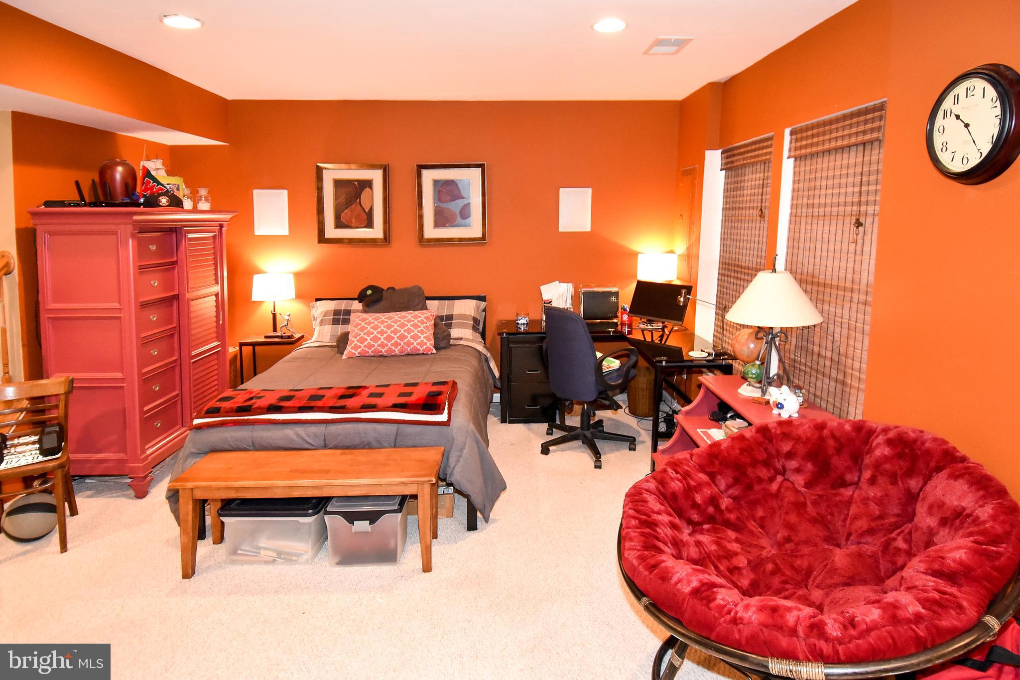 RIVERSIDE STATION - Residential Lease