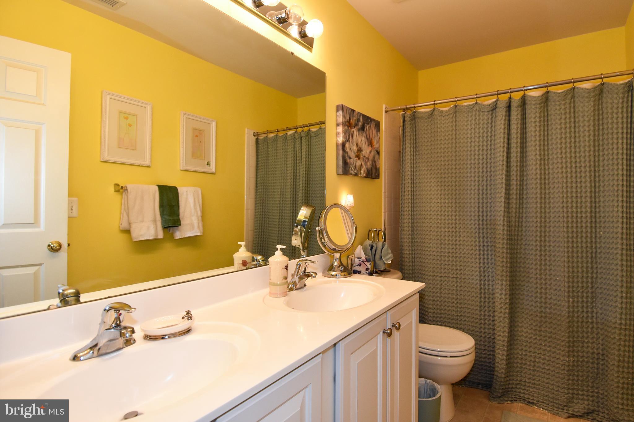 RIVERSIDE STATION - Residential Lease