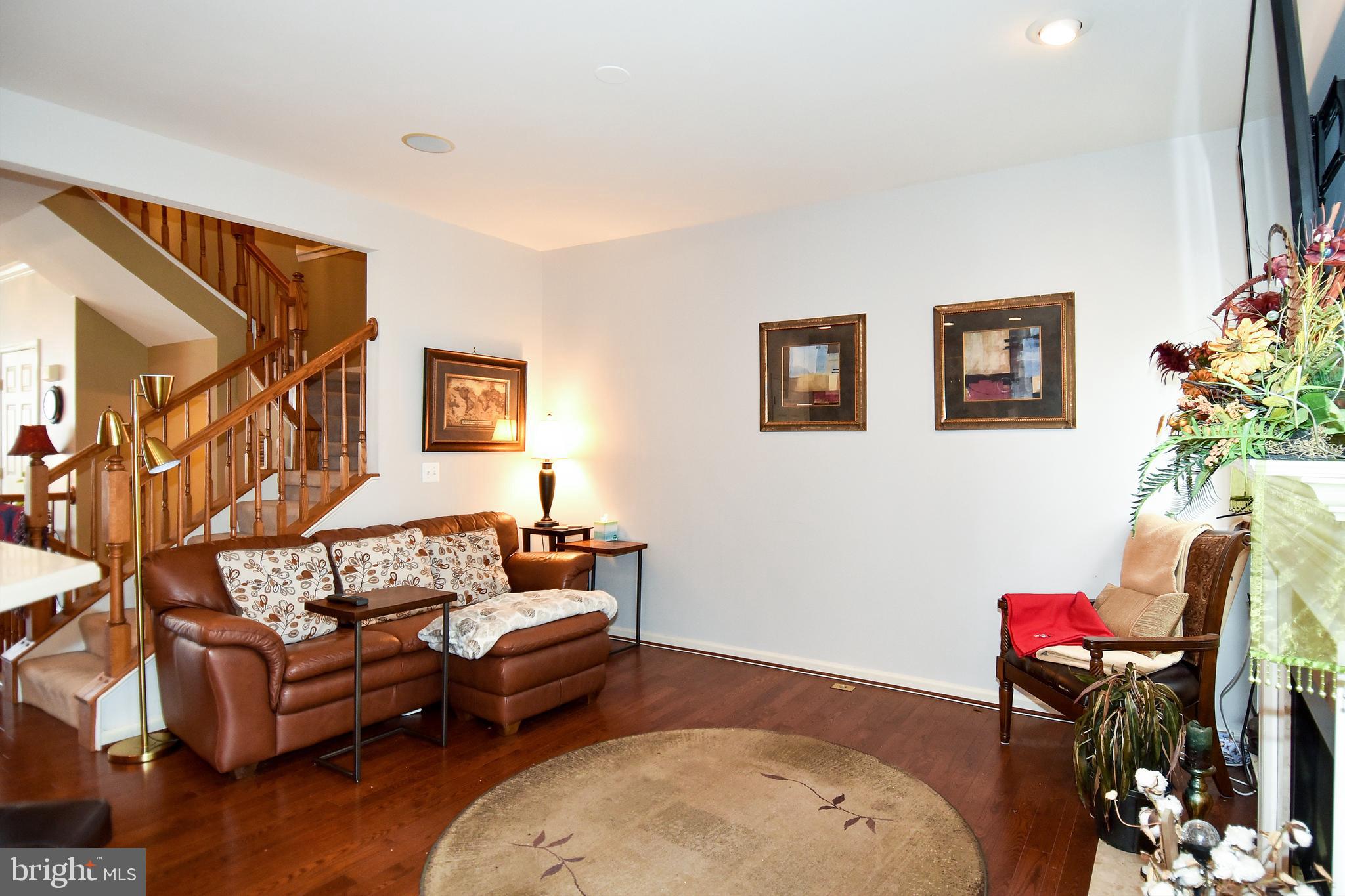 RIVERSIDE STATION - Residential Lease