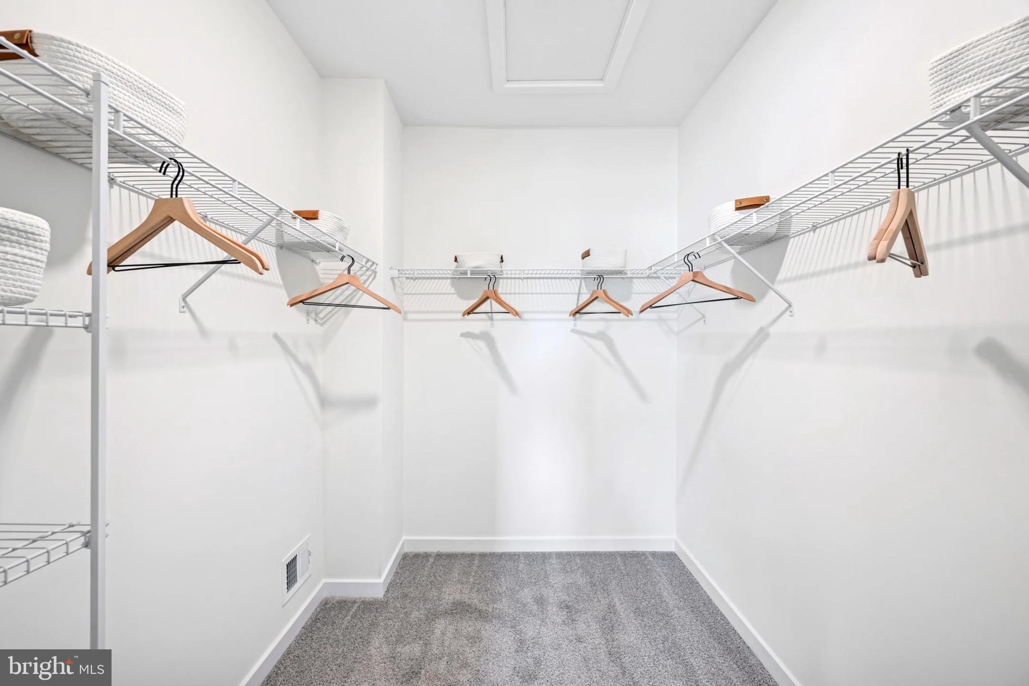 LIBERTY RUN - Residential